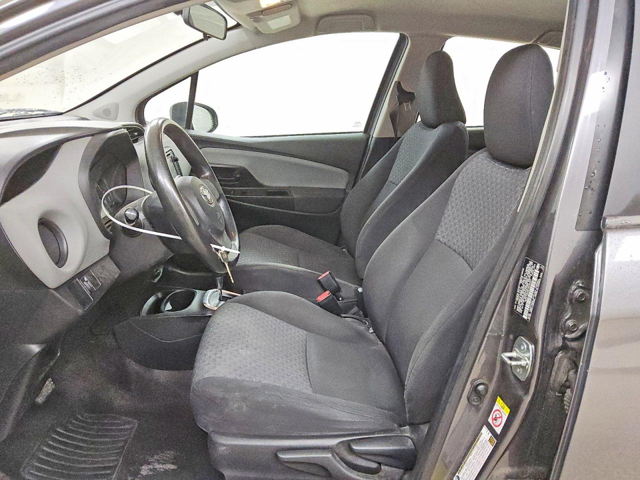 2015 Toyota Yaris 5-door L Black vin: VNKKTUD35FA042301