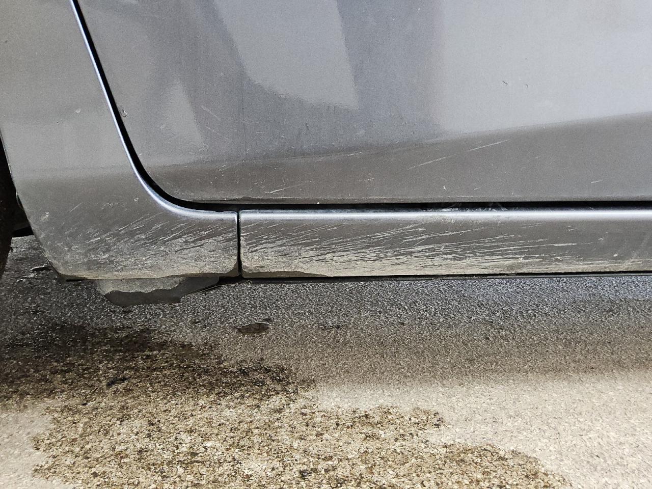 2015 Toyota Yaris 5-door L Black vin: VNKKTUD35FA042301 Damage: Right Rocker Panel, Dent(S) W/ Paint Dmg, 2 To 3 Inches