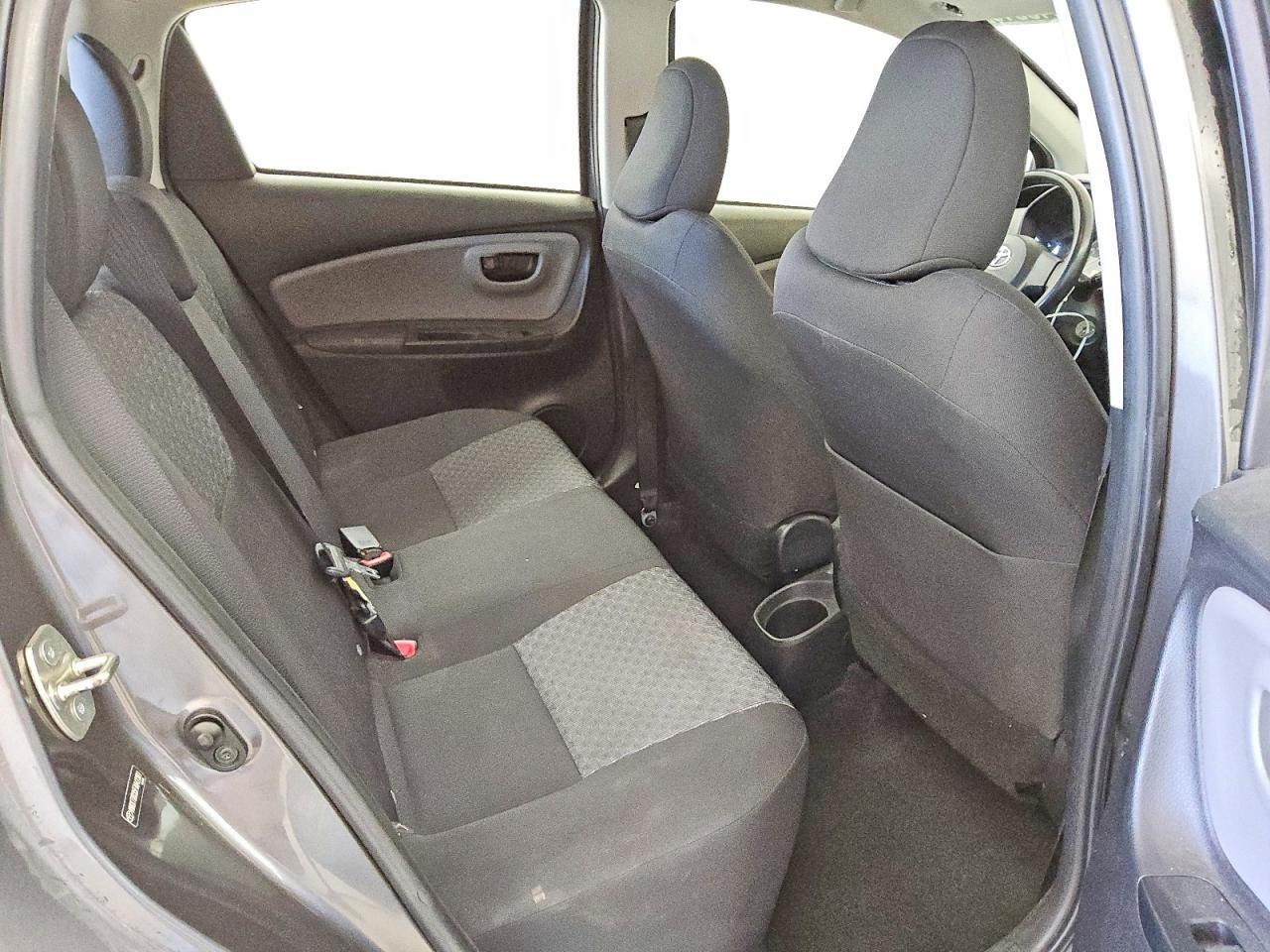 2015 Toyota Yaris 5-door L Black vin: VNKKTUD35FA042301