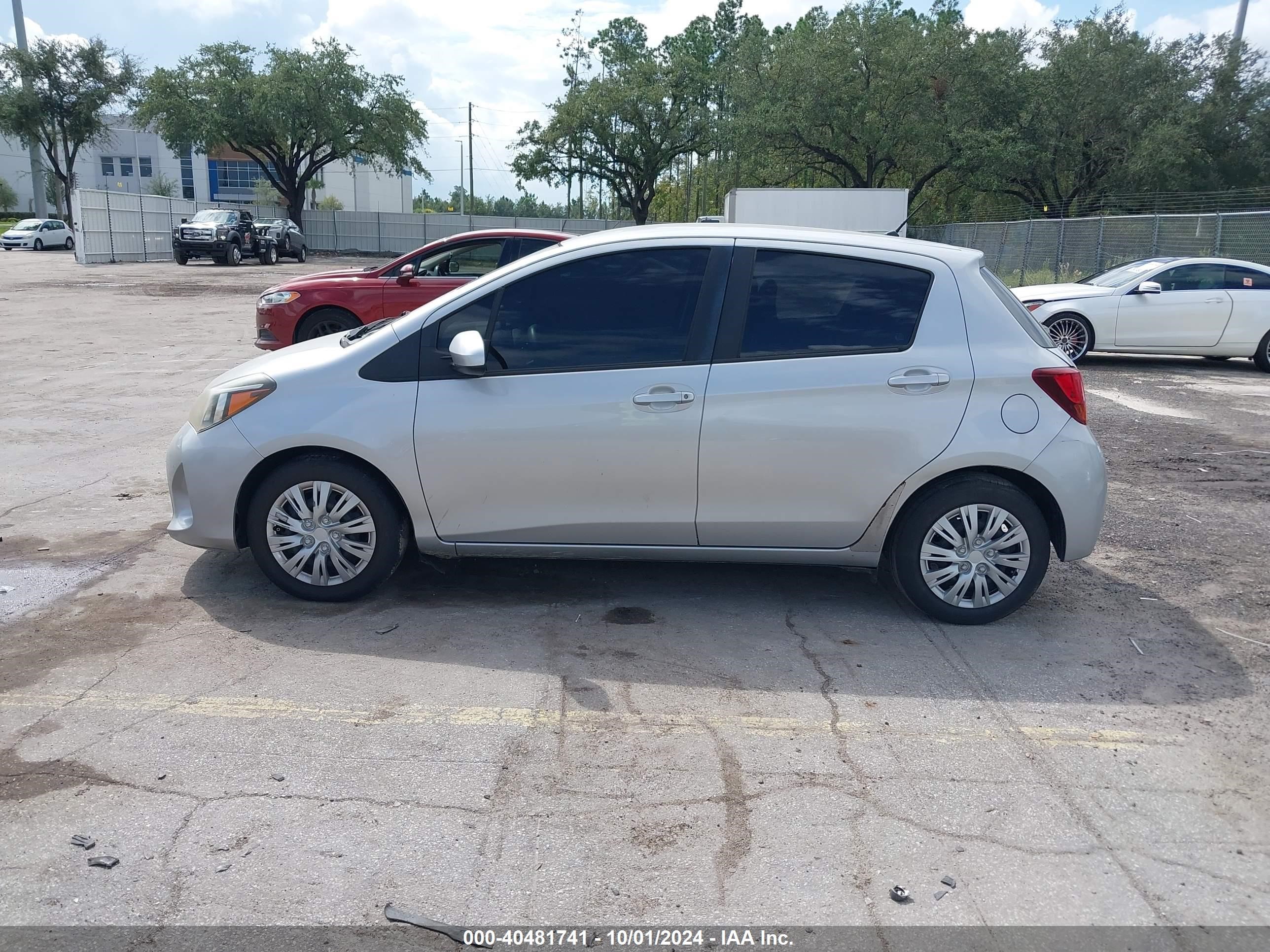 2017 Toyota Yaris L Silver vin: VNKKTUD35HA077360