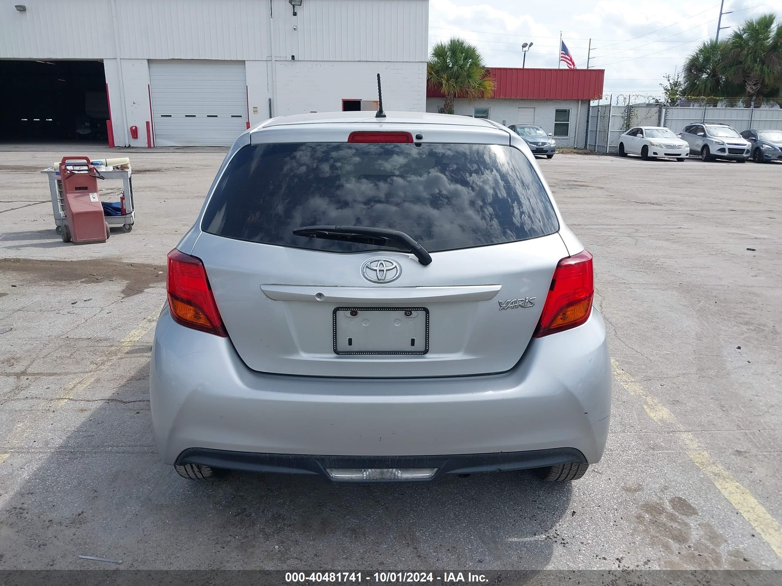 2017 Toyota Yaris L Silver vin: VNKKTUD35HA077360