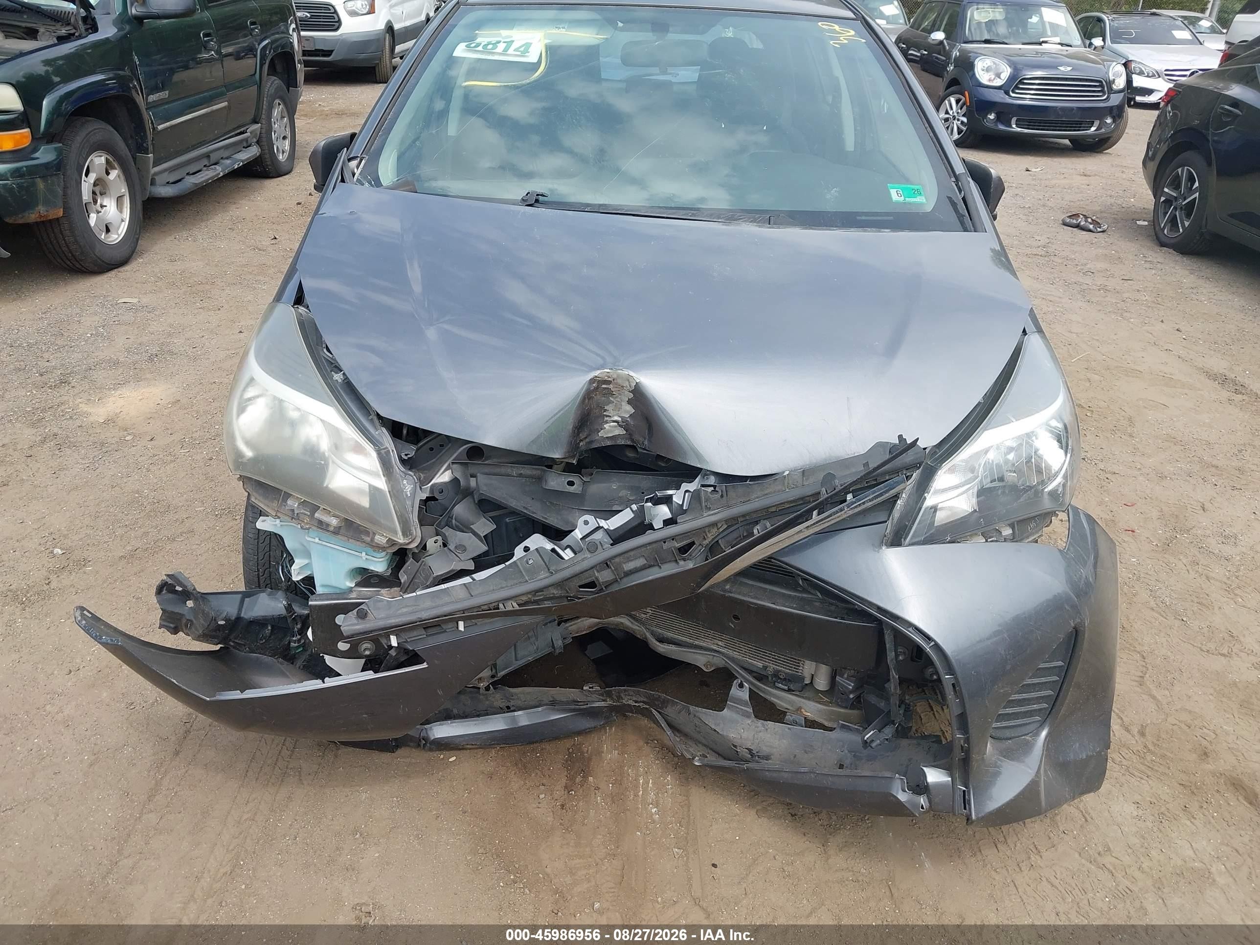 2015 Toyota Yaris Le Gray vin: VNKKTUD36FA018718