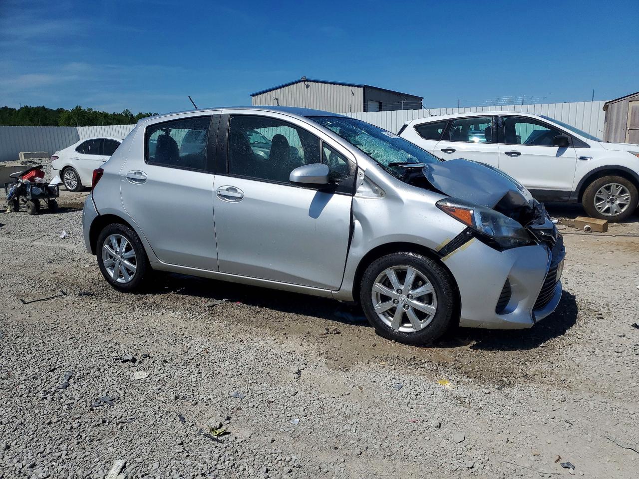 2015 Toyota Yaris 5-door Le Silver vin: VNKKTUD36FA023532