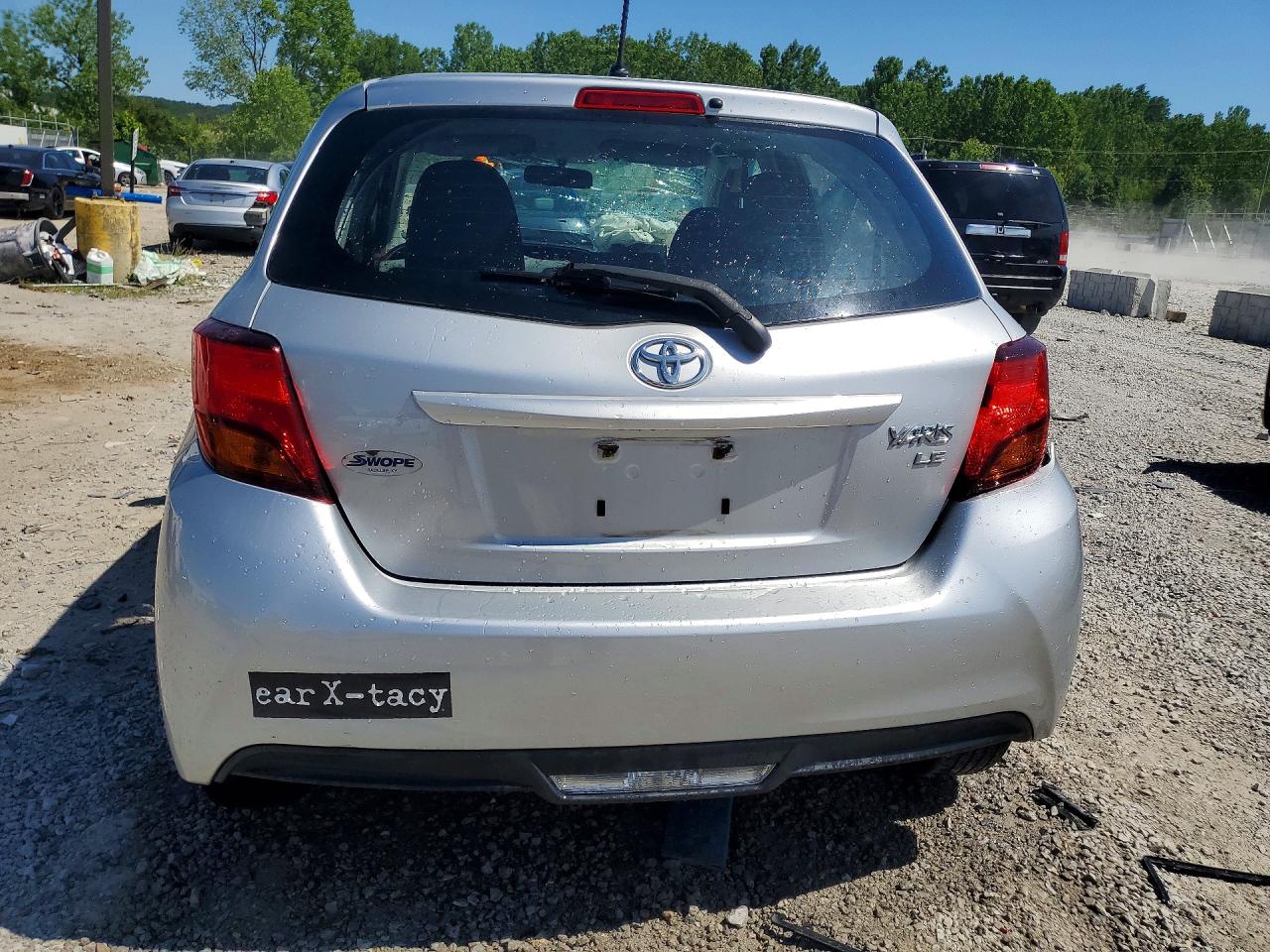 2015 Toyota Yaris 5-door Le Silver vin: VNKKTUD36FA023532