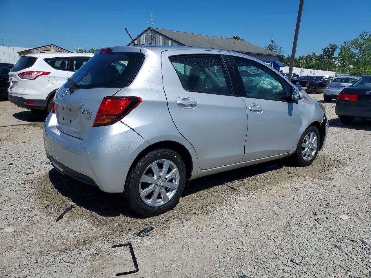 2015 Toyota Yaris 5-door Le Silver vin: VNKKTUD36FA023532