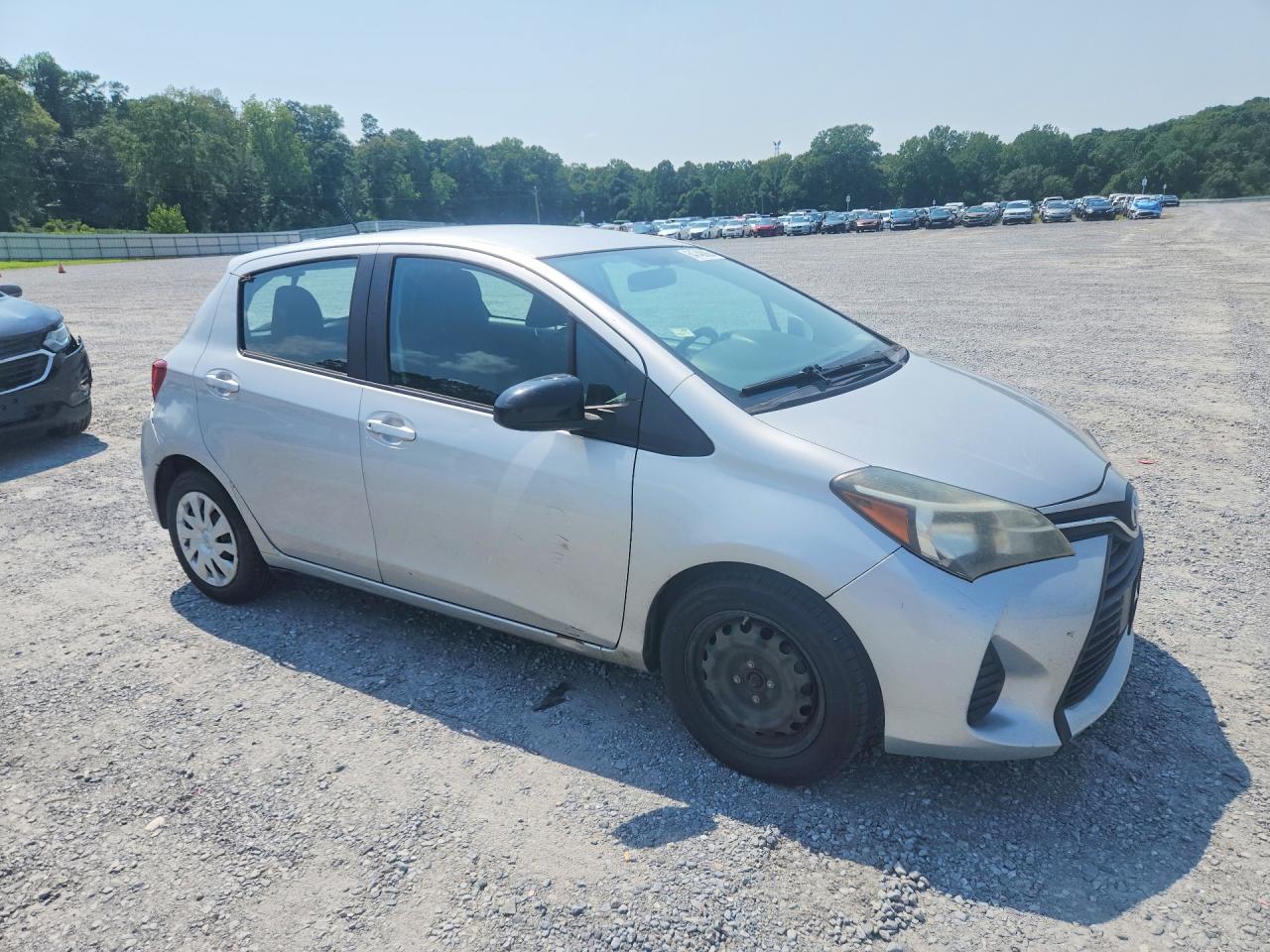 2015 Toyota Yaris 5-door L Silver vin: VNKKTUD36FA024860