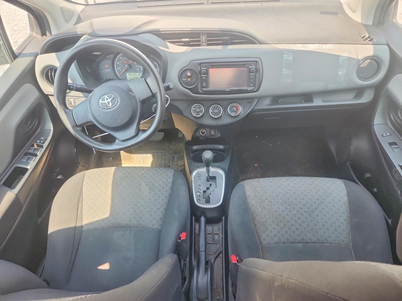2015 Toyota Yaris 5-door L Silver vin: VNKKTUD36FA024860