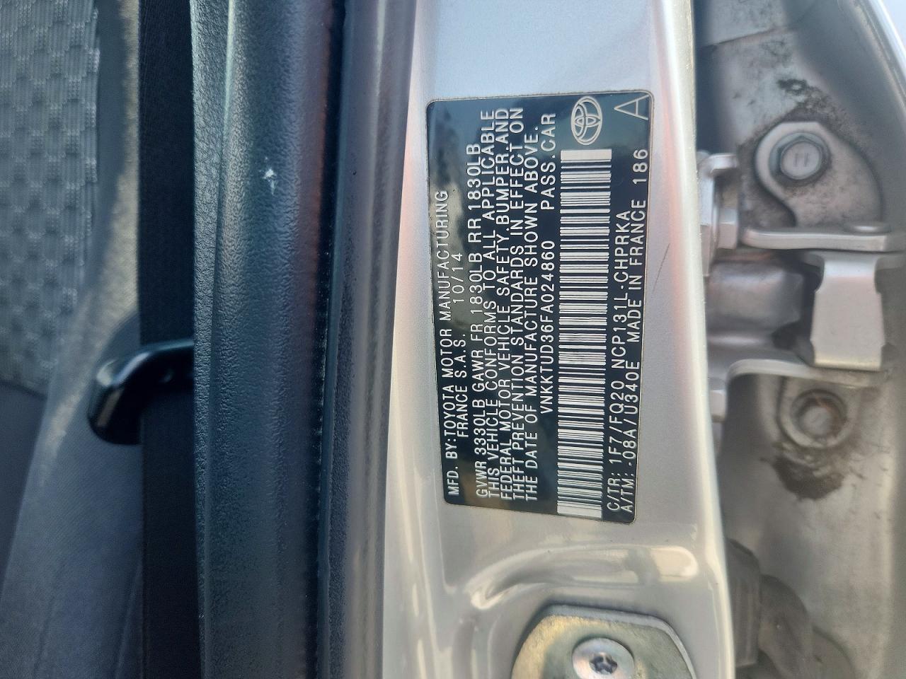 2015 Toyota Yaris 5-door L Silver vin: VNKKTUD36FA024860