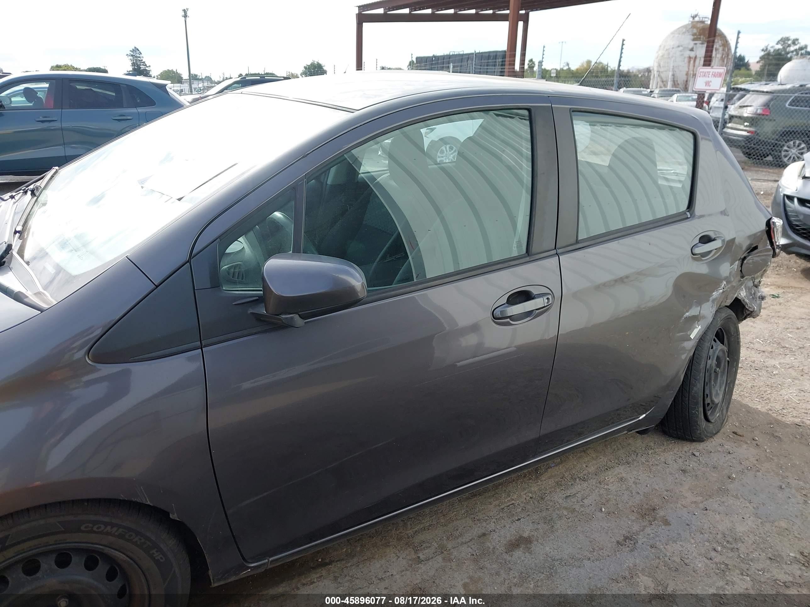 2015 Toyota Yaris L Серый vin: VNKKTUD36FA032232