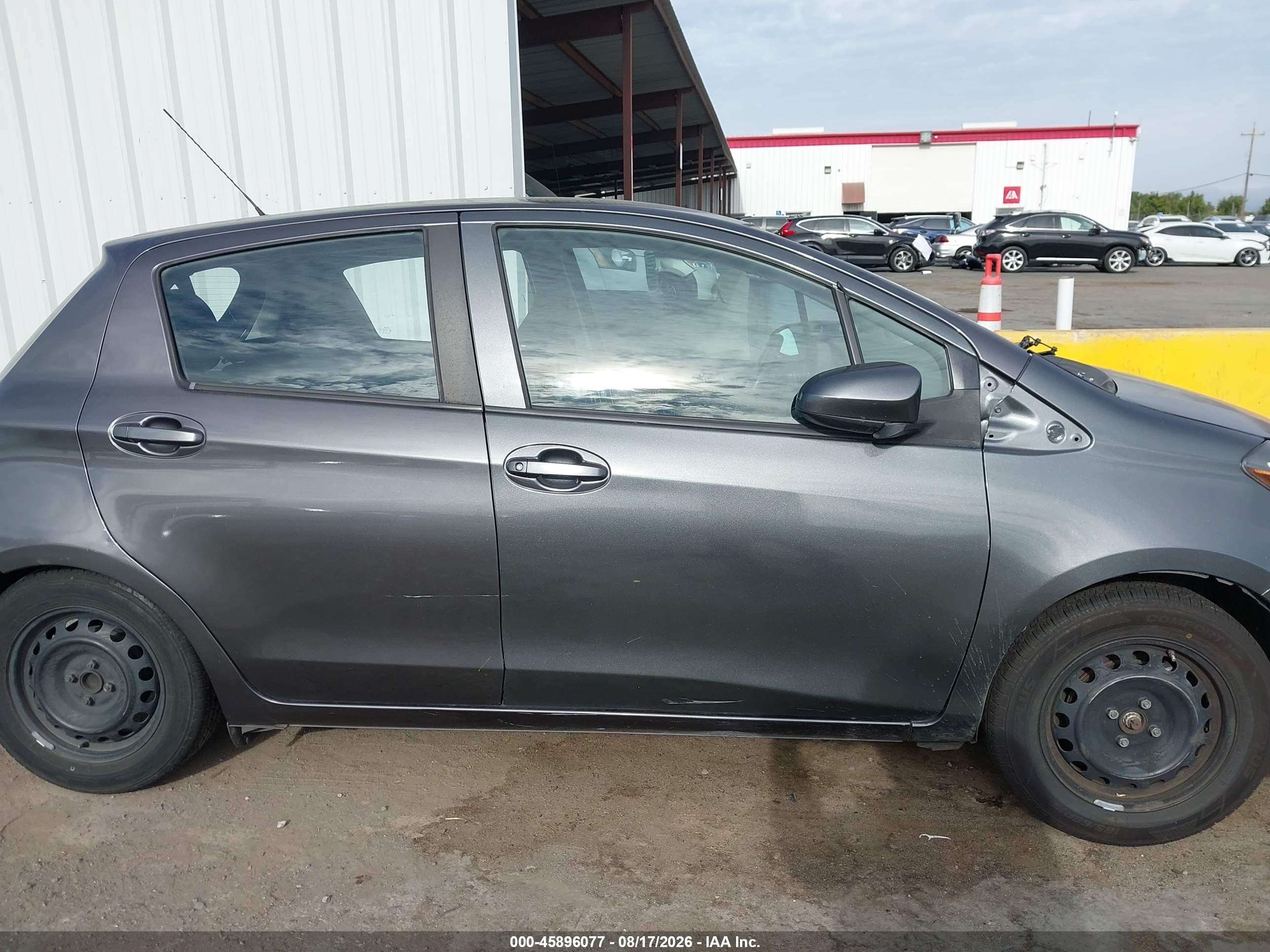2015 Toyota Yaris L Серый vin: VNKKTUD36FA032232
