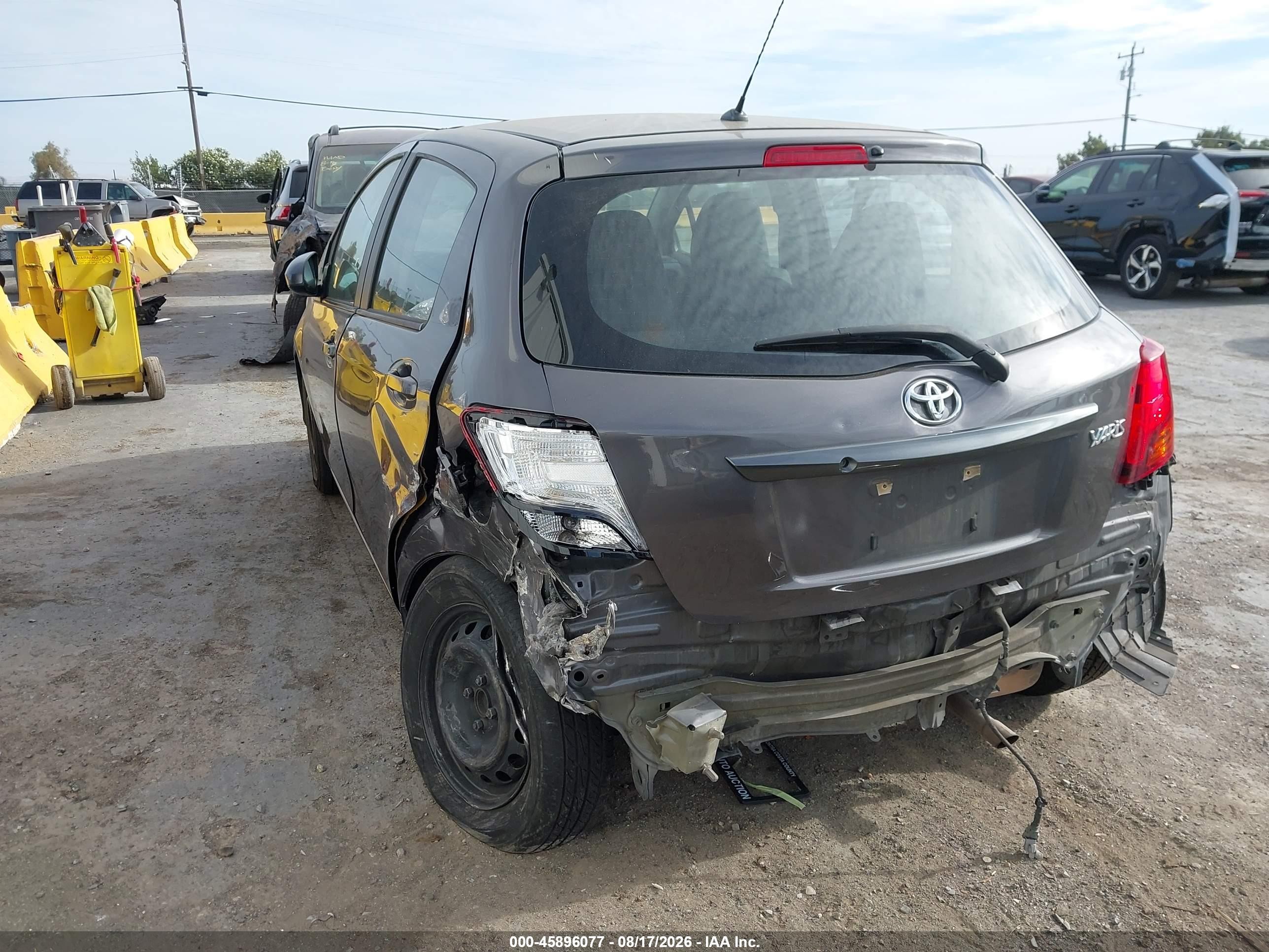 2015 Toyota Yaris L Серый vin: VNKKTUD36FA032232