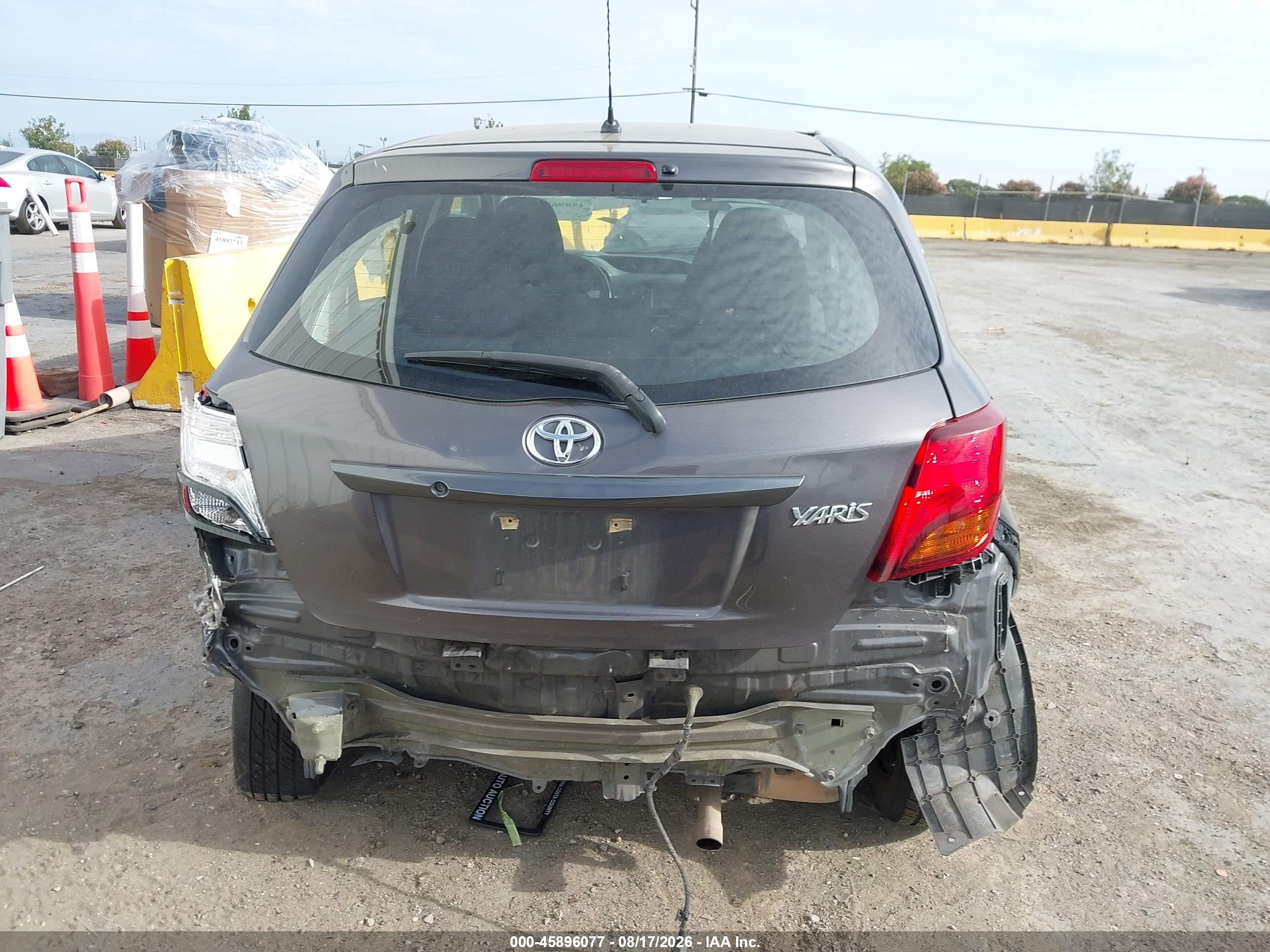 2015 Toyota Yaris L Серый vin: VNKKTUD36FA032232