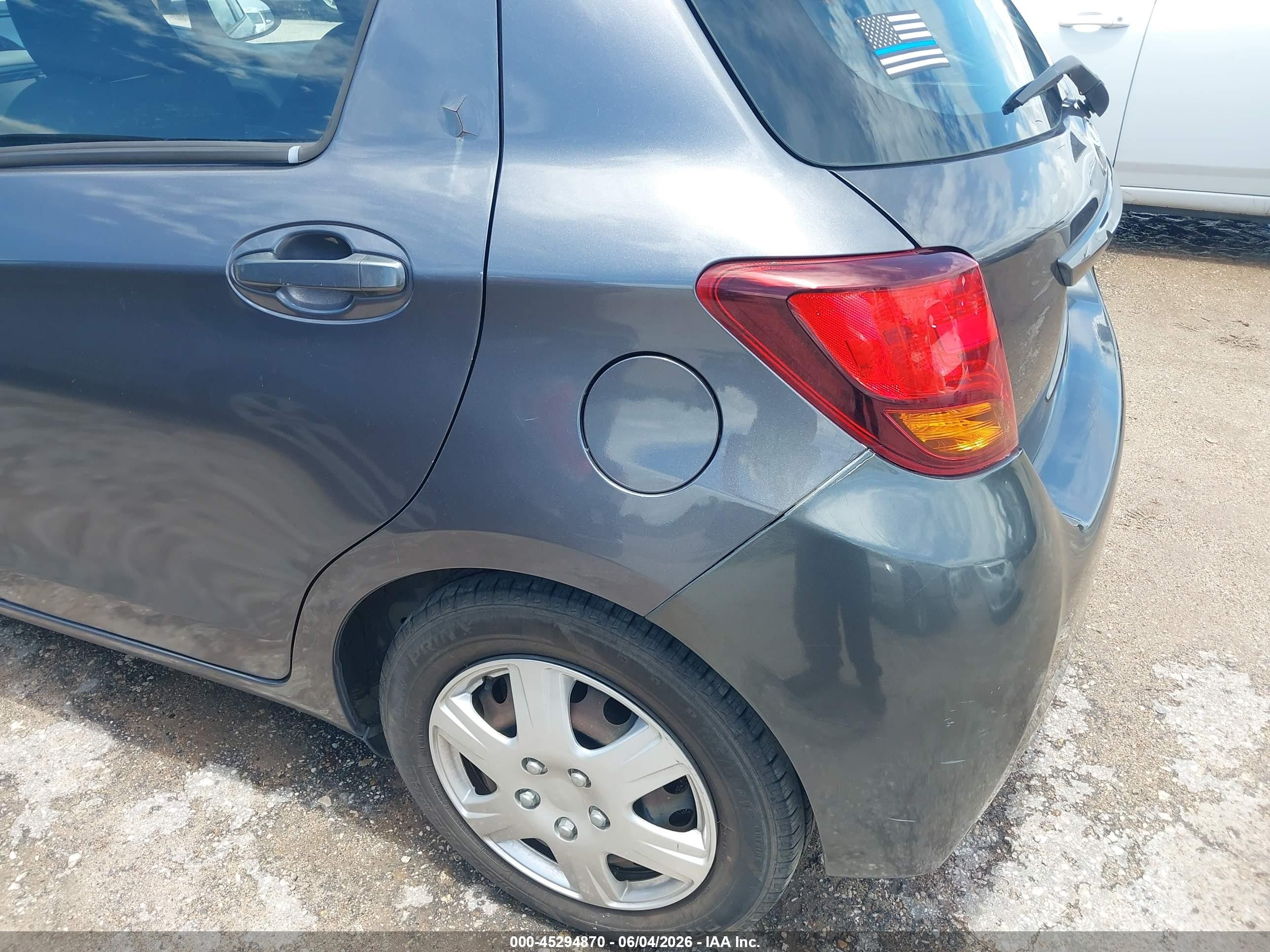 2015 Toyota Yaris L Gray vin: VNKKTUD36FA044090