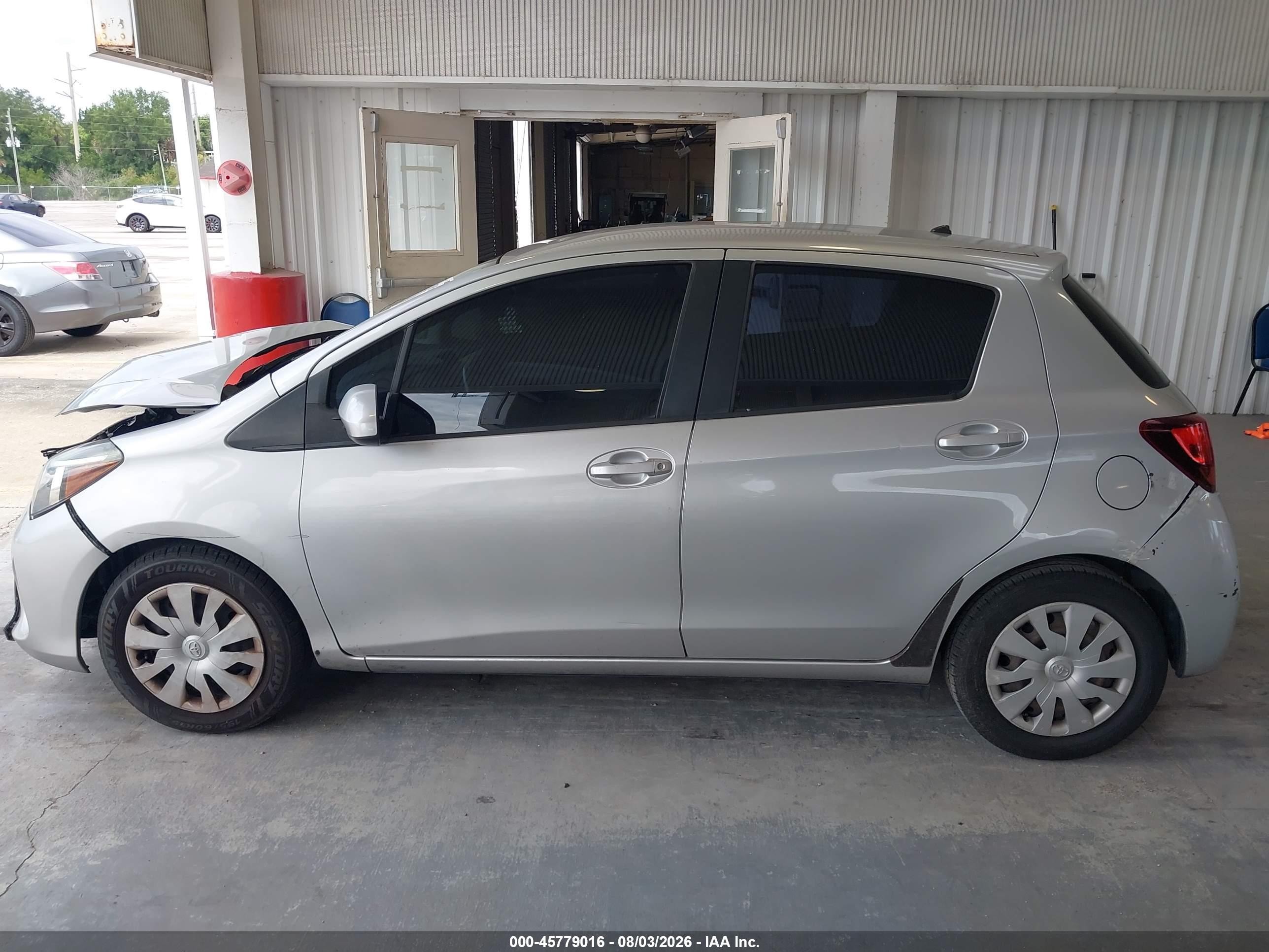 2017 Toyota Yaris L Silver vin: VNKKTUD36HA082325