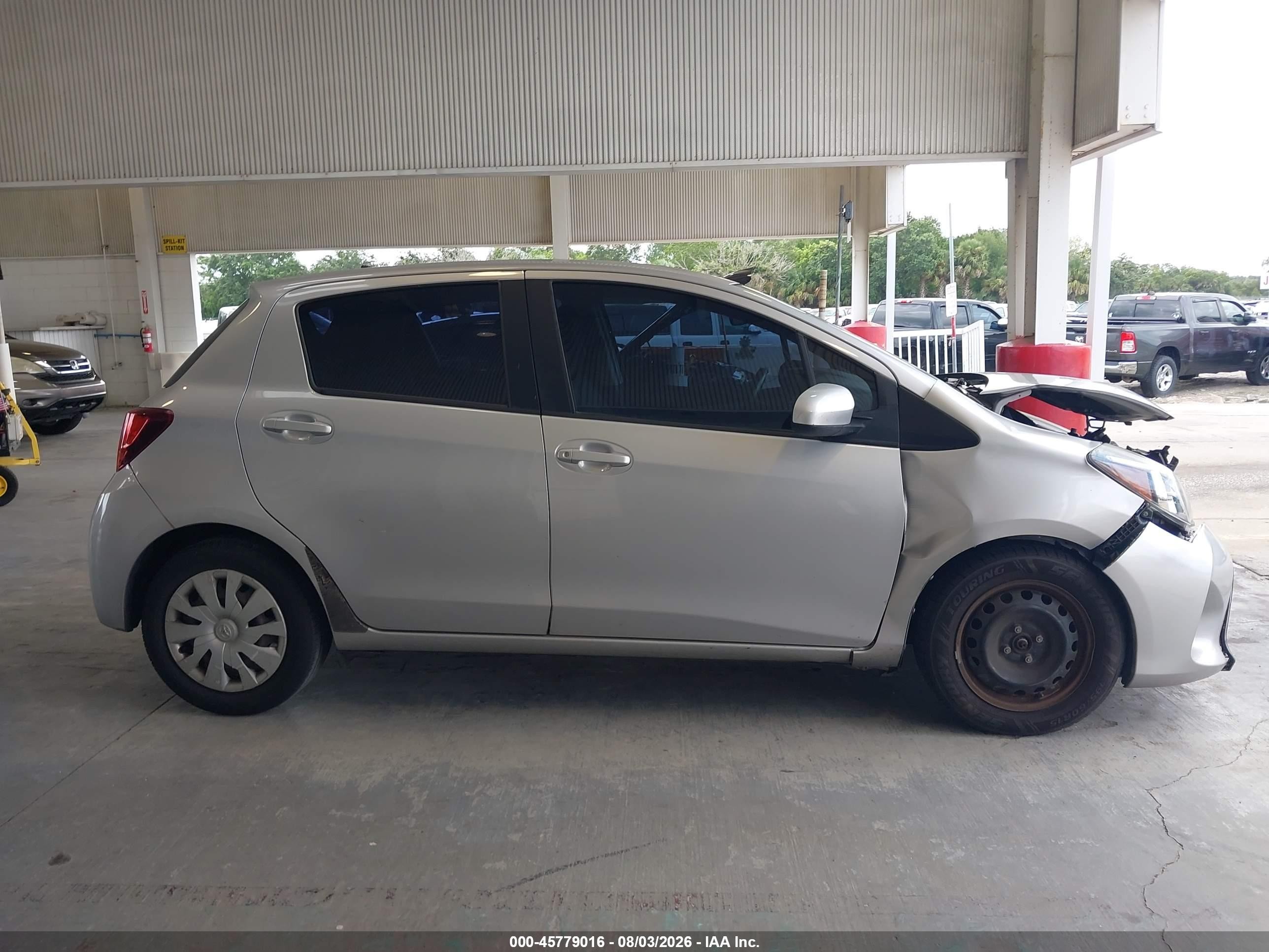 2017 Toyota Yaris L Silver vin: VNKKTUD36HA082325