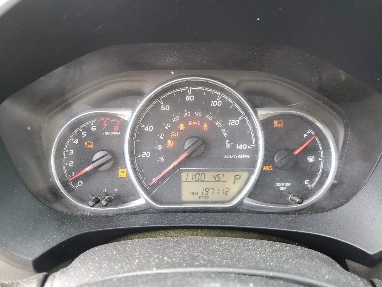 2018 Toyota Yaris L Silver vin: VNKKTUD36JA097753