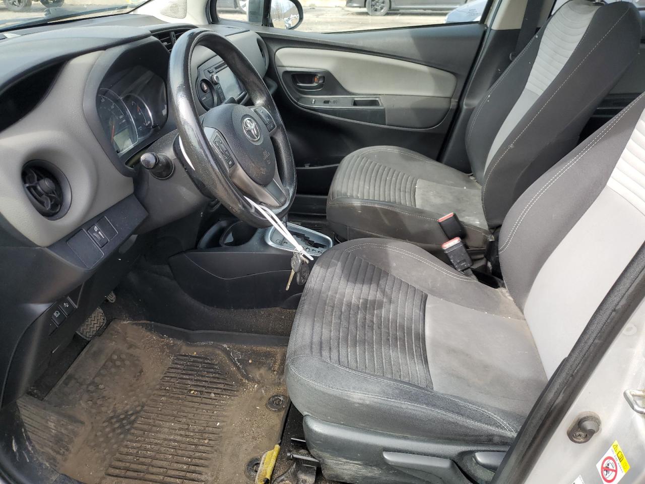 2018 Toyota Yaris L Silver vin: VNKKTUD36JA097753