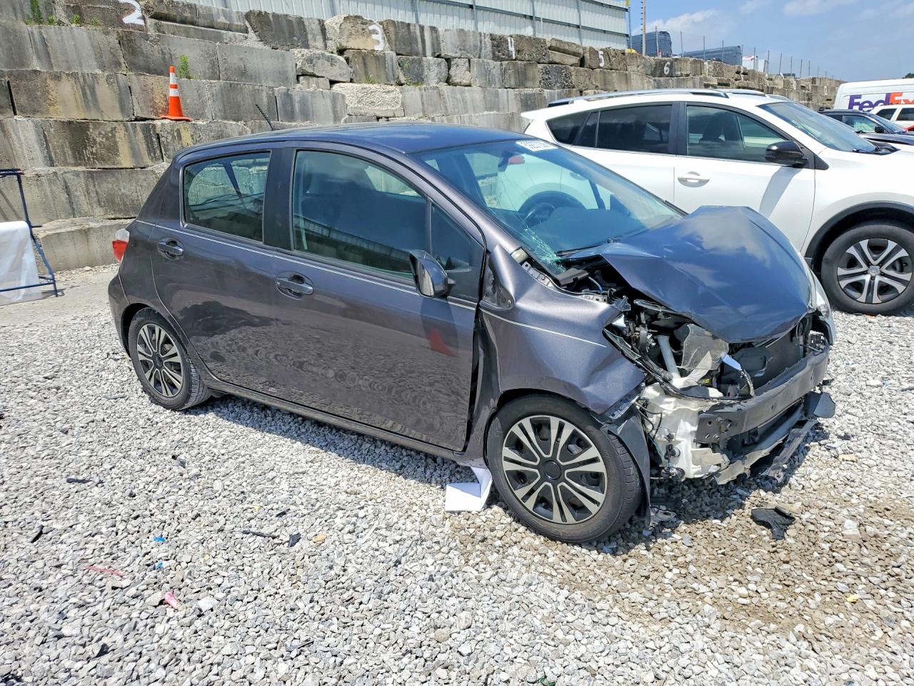 2014 Toyota Yaris 5-door Le Gray vin: VNKKTUD37EA000405