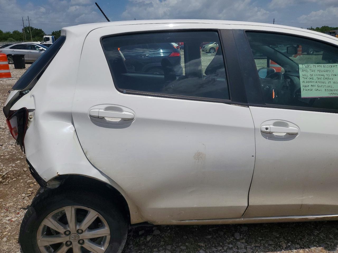 2015 Toyota Yaris 5-door Le White vin: VNKKTUD37FA037813