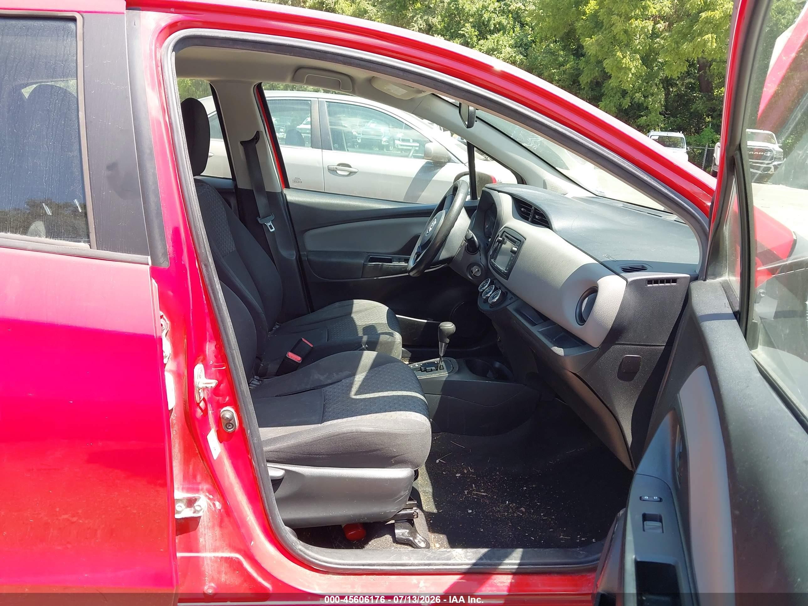 2015 Toyota Yaris L Red vin: VNKKTUD37FA040999