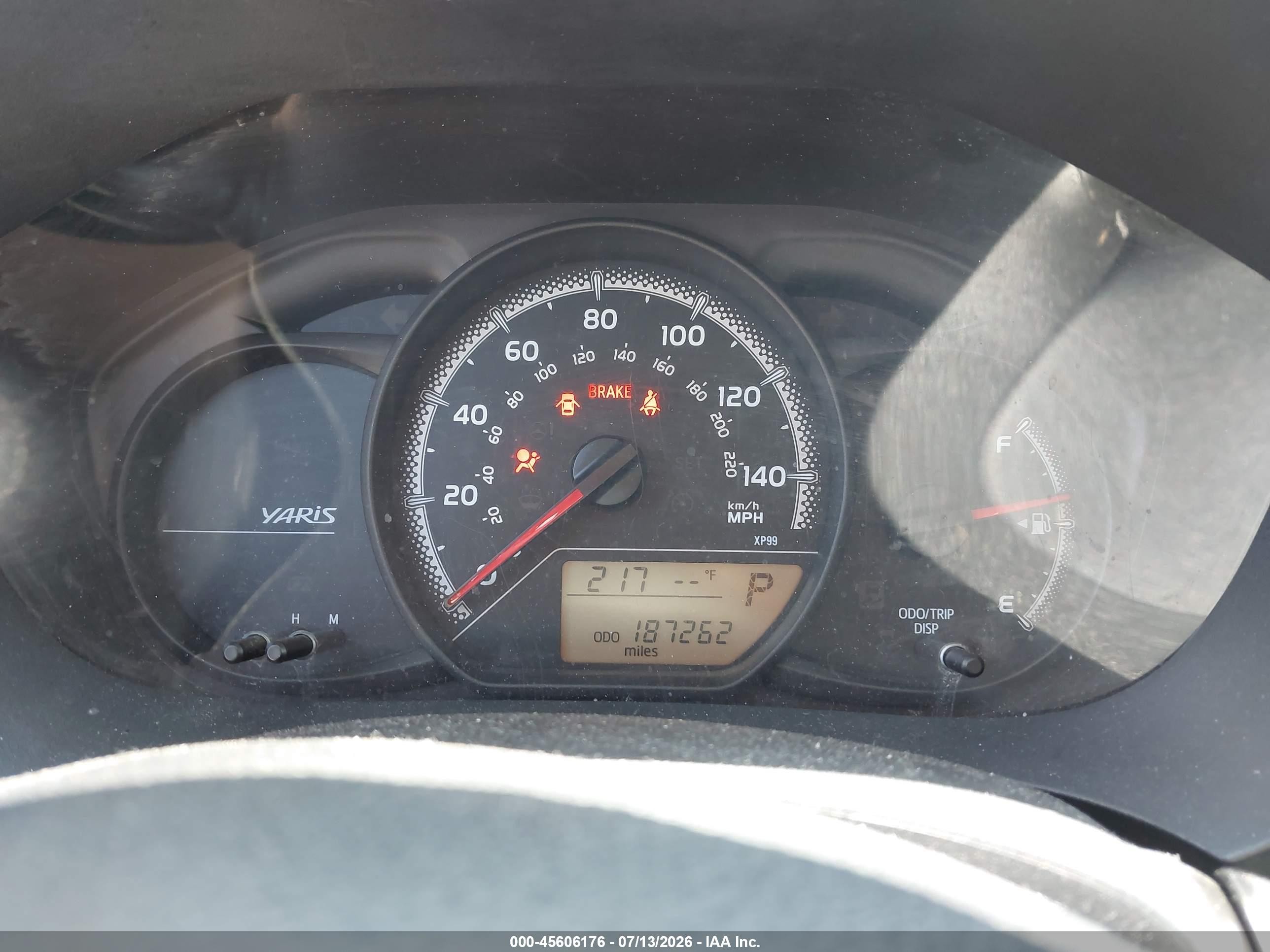2015 Toyota Yaris L Red vin: VNKKTUD37FA040999