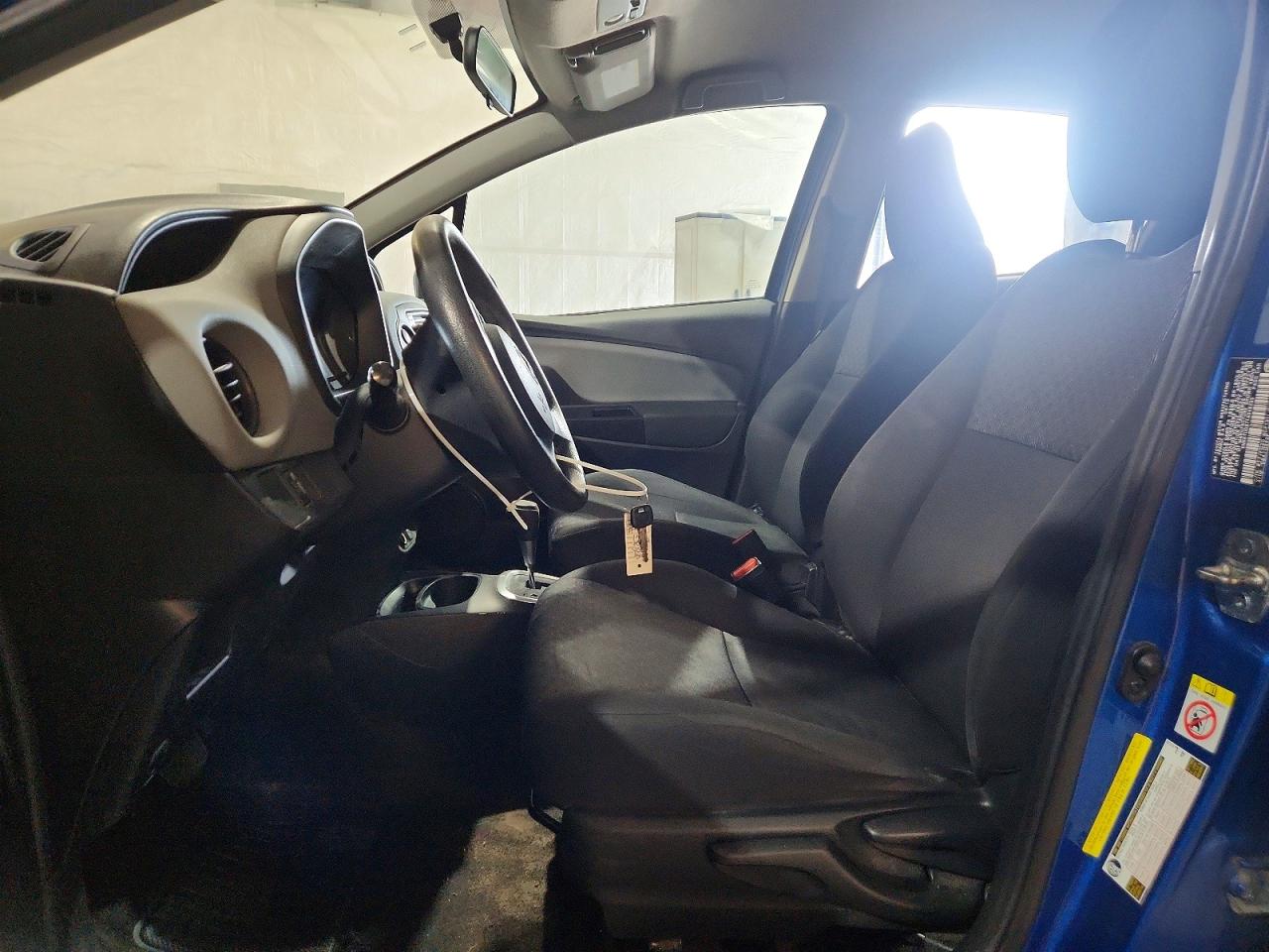 2015 Toyota Yaris 5-door L Синий vin: VNKKTUD37FA048200
