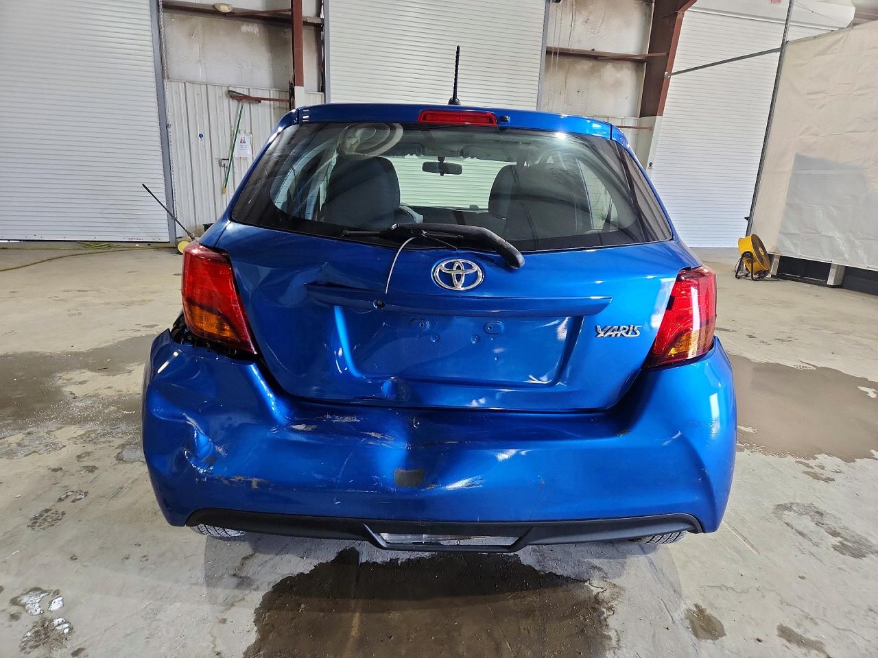 2015 Toyota Yaris 5-door L Синий vin: VNKKTUD37FA048200