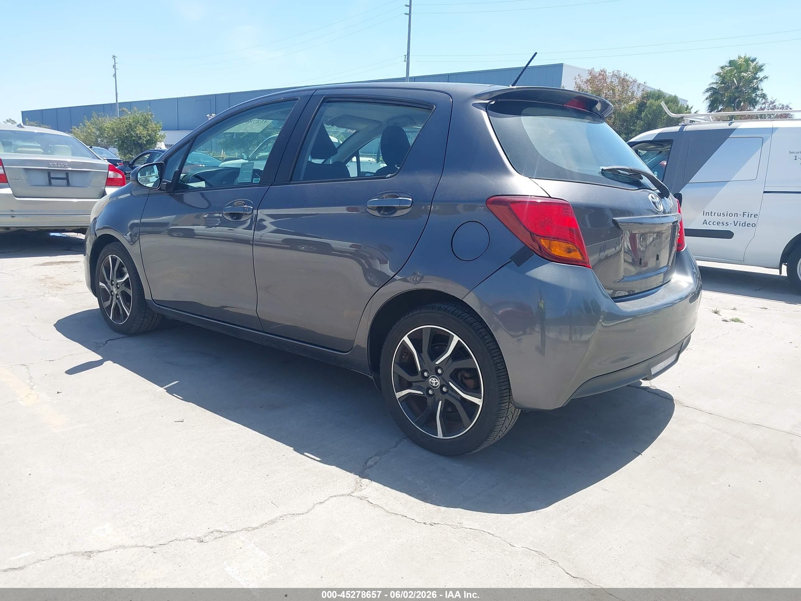 2015 Toyota Yaris Se Gray vin: VNKKTUD37FA052117
