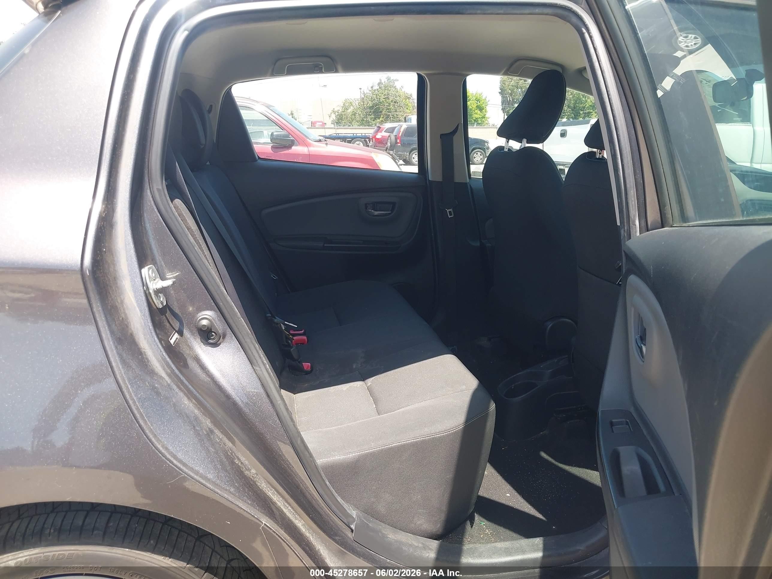 2015 Toyota Yaris Se Gray vin: VNKKTUD37FA052117