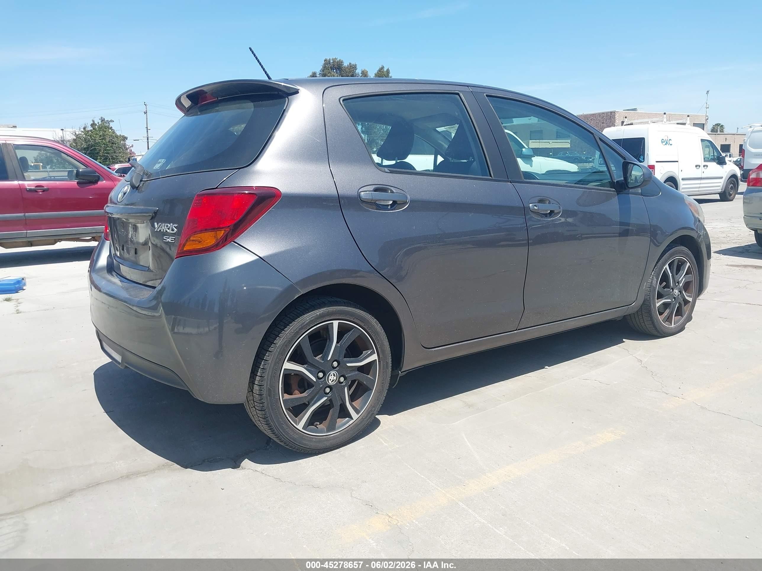 2015 Toyota Yaris Se Gray vin: VNKKTUD37FA052117