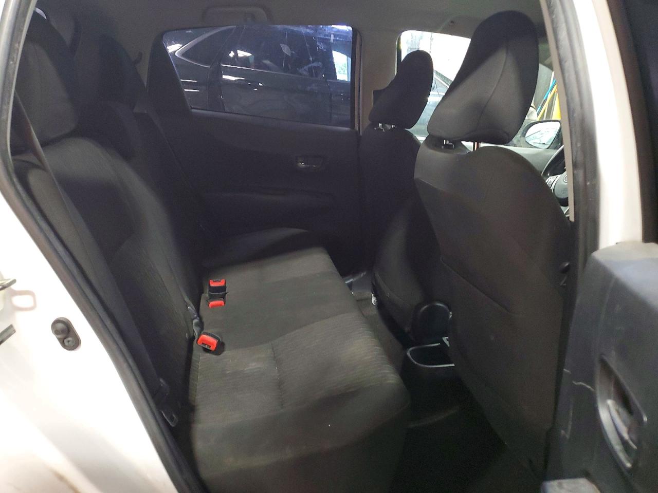 2014 Toyota Yaris 5-door Le Белый vin: VNKKTUD38EA000896