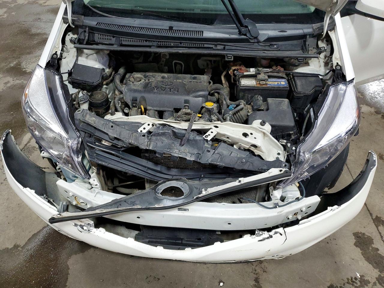 2014 Toyota Yaris 5-door Le Белый vin: VNKKTUD38EA000896