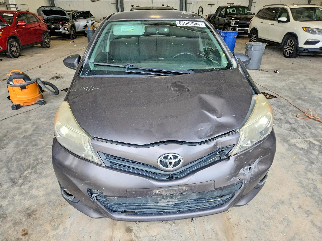 2014 Toyota Yaris 5-door L Fleet Gray vin: VNKKTUD38EA009954