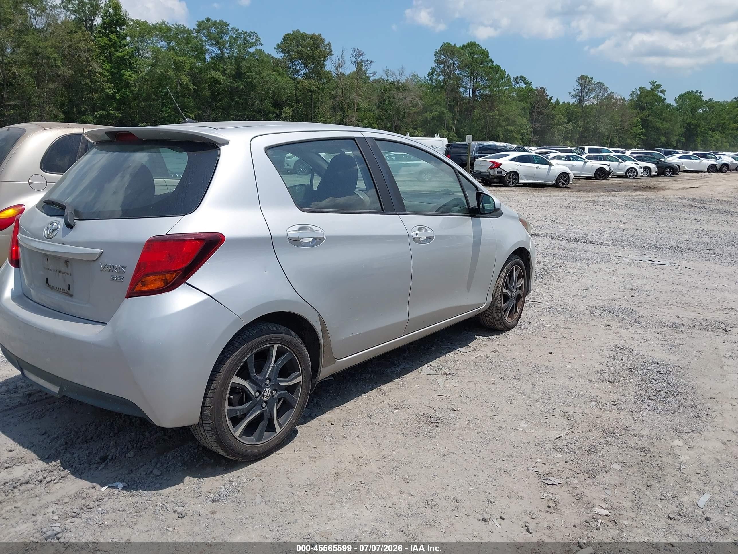 2015 Toyota Yaris Se Silver vin: VNKKTUD38FA016114