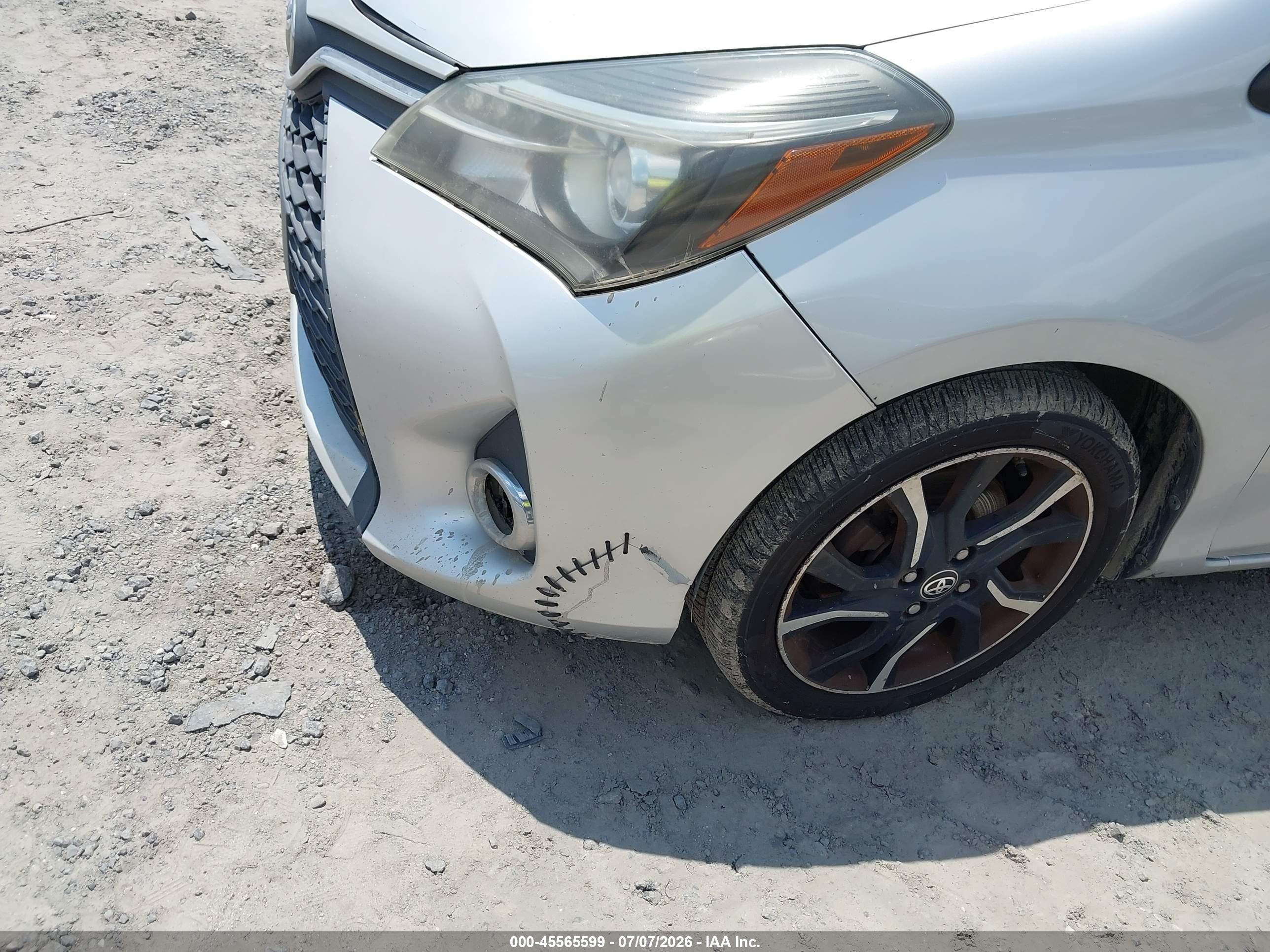 2015 Toyota Yaris Se Silver vin: VNKKTUD38FA016114