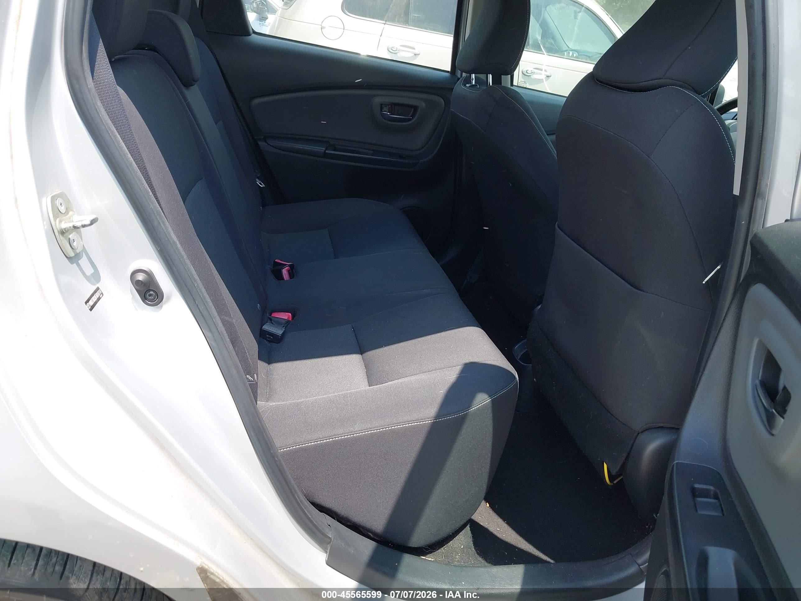 2015 Toyota Yaris Se Silver vin: VNKKTUD38FA016114