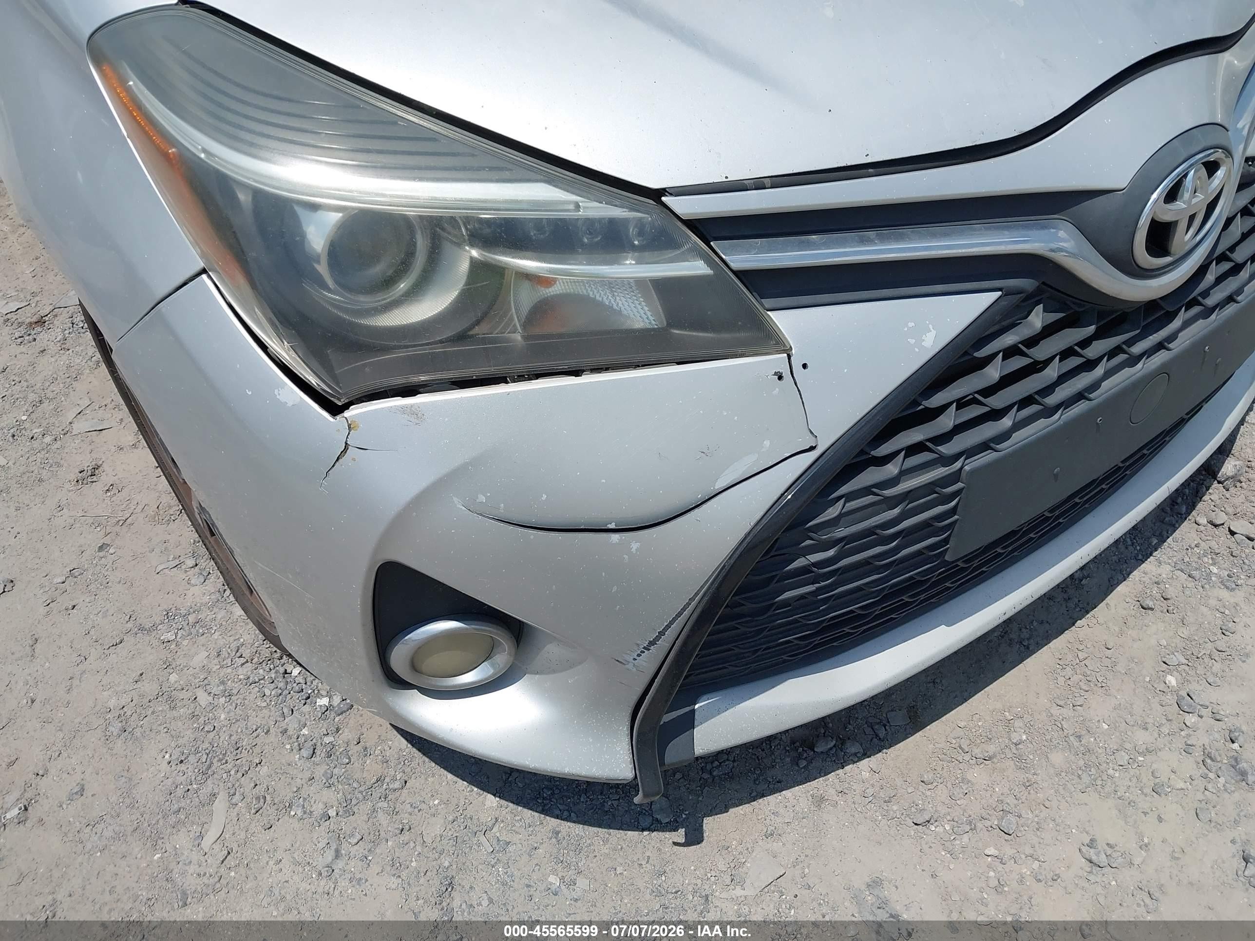 2015 Toyota Yaris Se Silver vin: VNKKTUD38FA016114