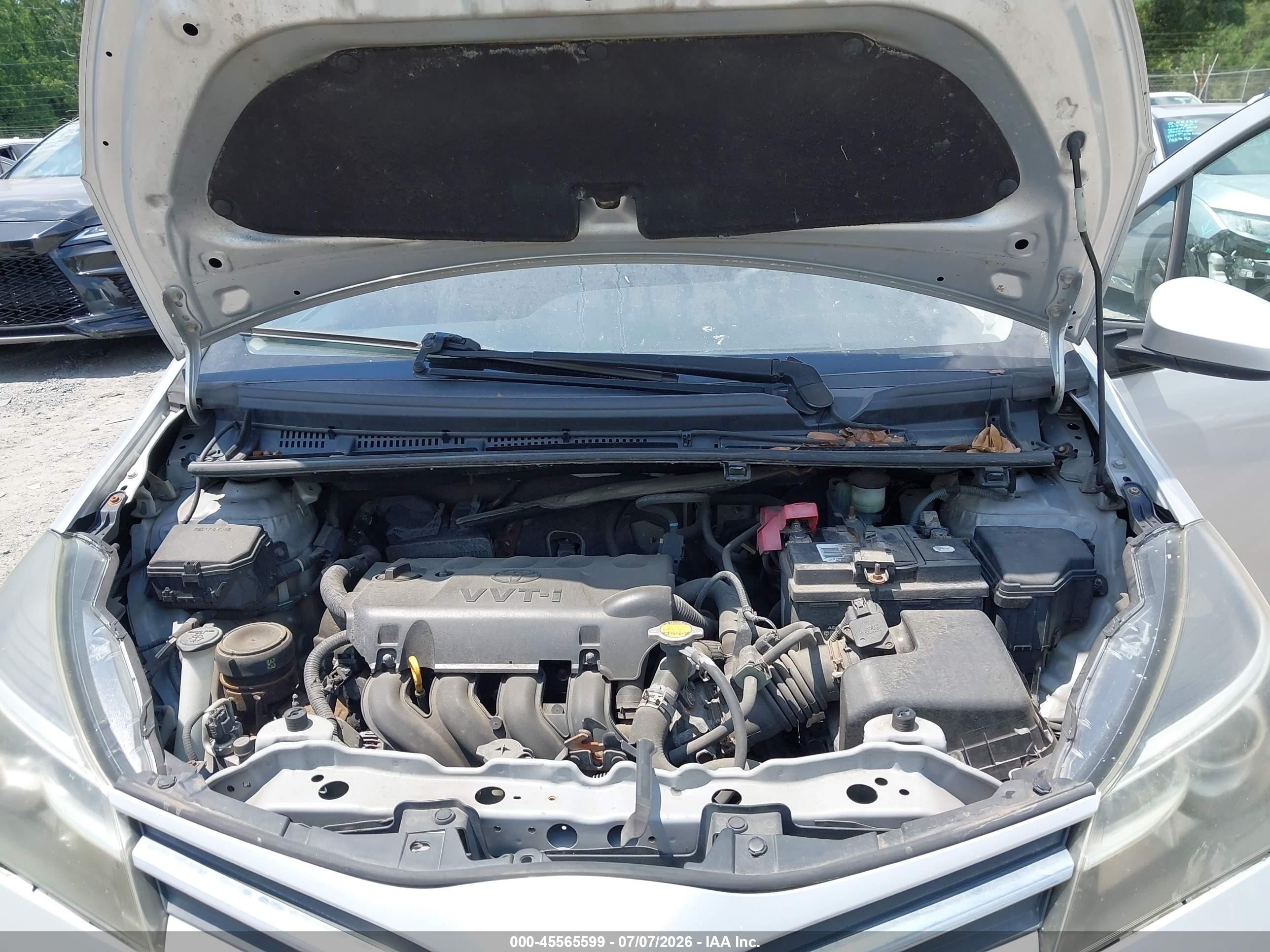 2015 Toyota Yaris Se Silver vin: VNKKTUD38FA016114