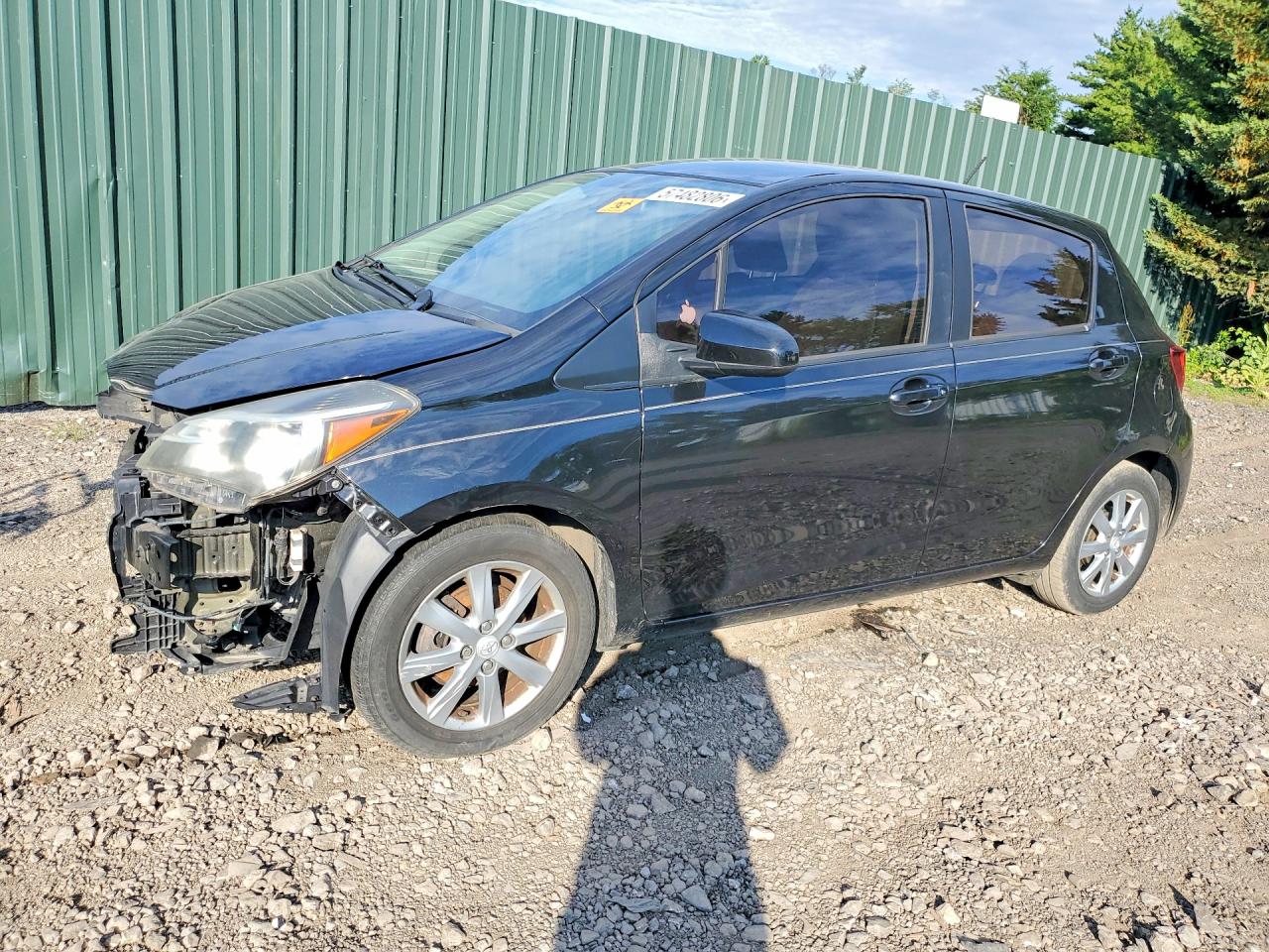 2015 Toyota Yaris 5-door Le Black vin: VNKKTUD38FA016548