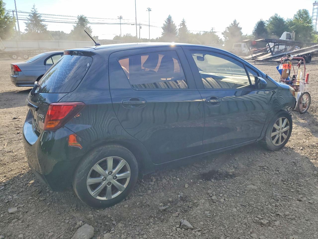 2015 Toyota Yaris 5-door Le Black vin: VNKKTUD38FA016548