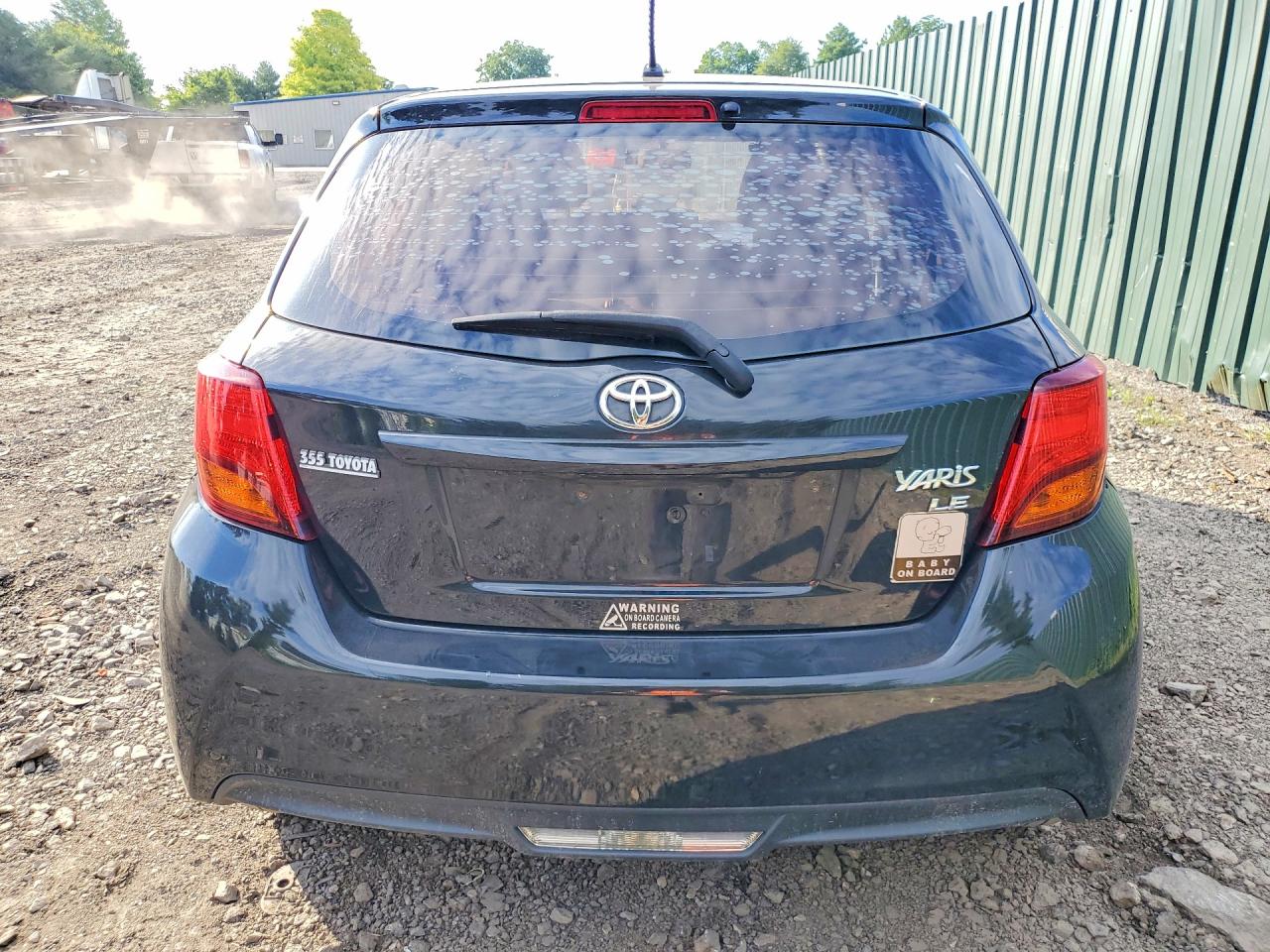 2015 Toyota Yaris 5-door Le Black vin: VNKKTUD38FA016548