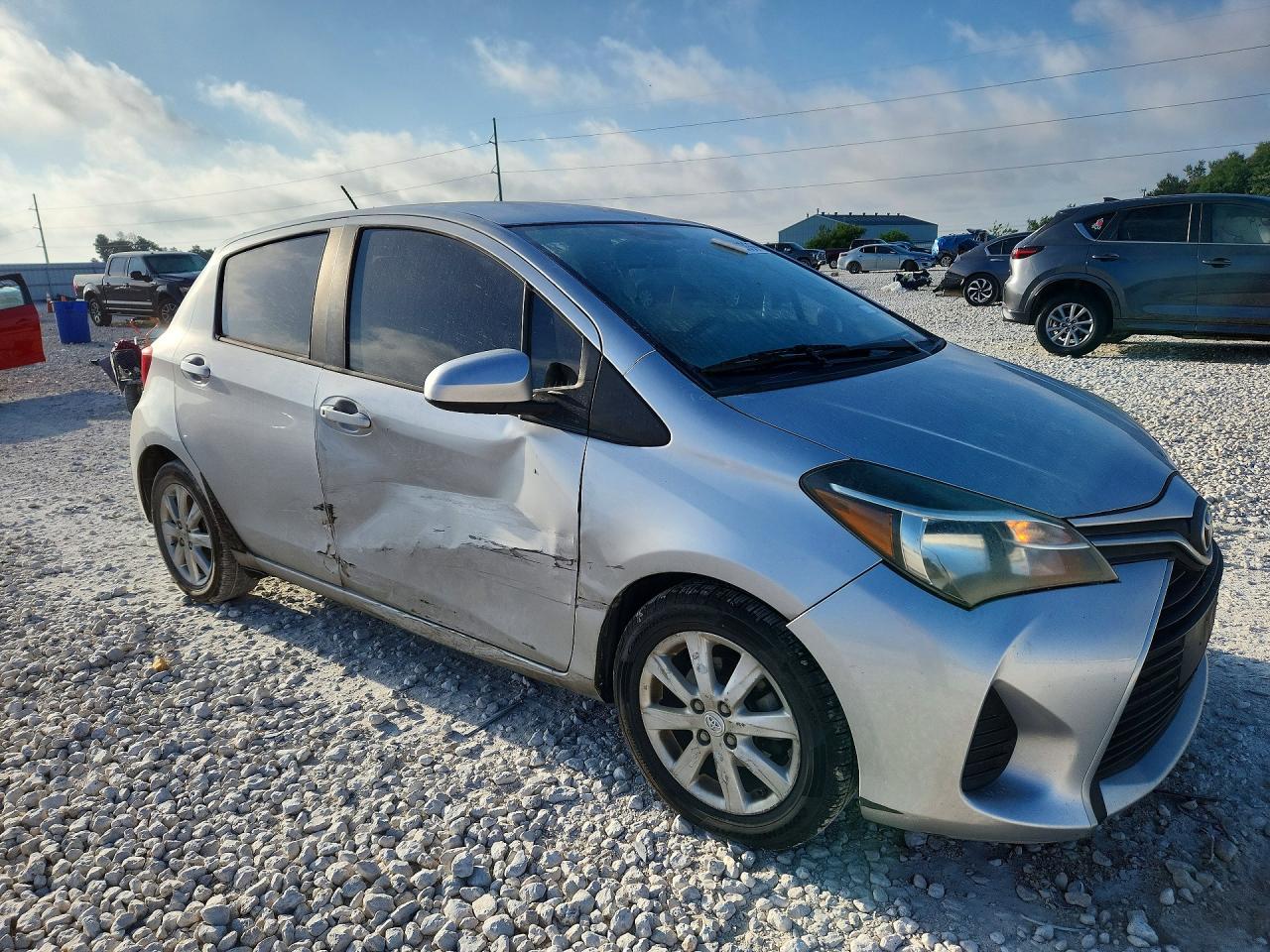 2015 Toyota Yaris 5-door Le Silver vin: VNKKTUD38FA024472