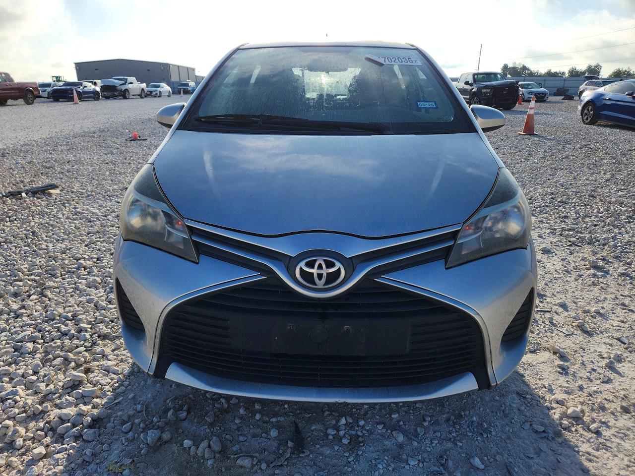 2015 Toyota Yaris 5-door Le Silver vin: VNKKTUD38FA024472