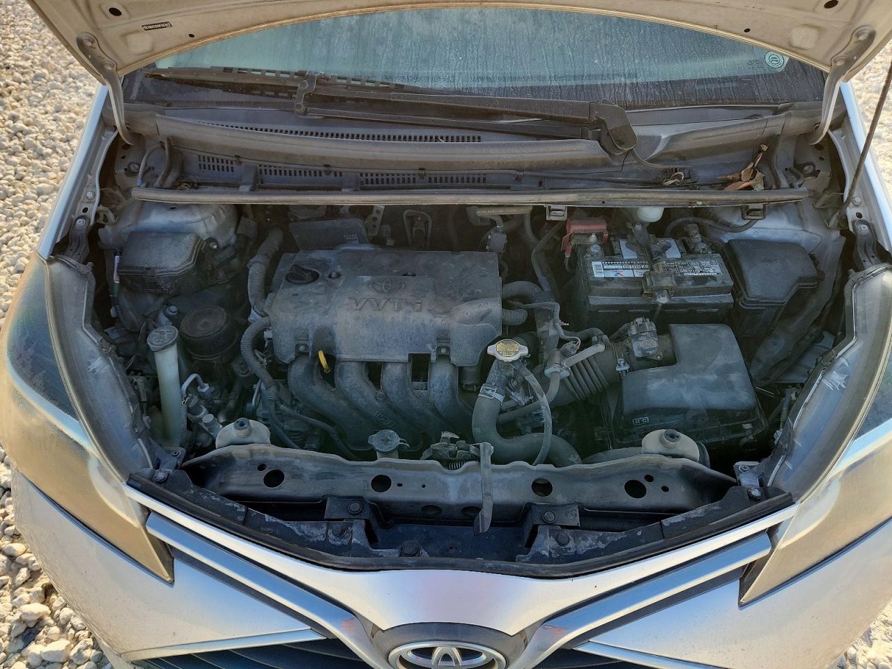 2015 Toyota Yaris 5-door Le Silver vin: VNKKTUD38FA024472