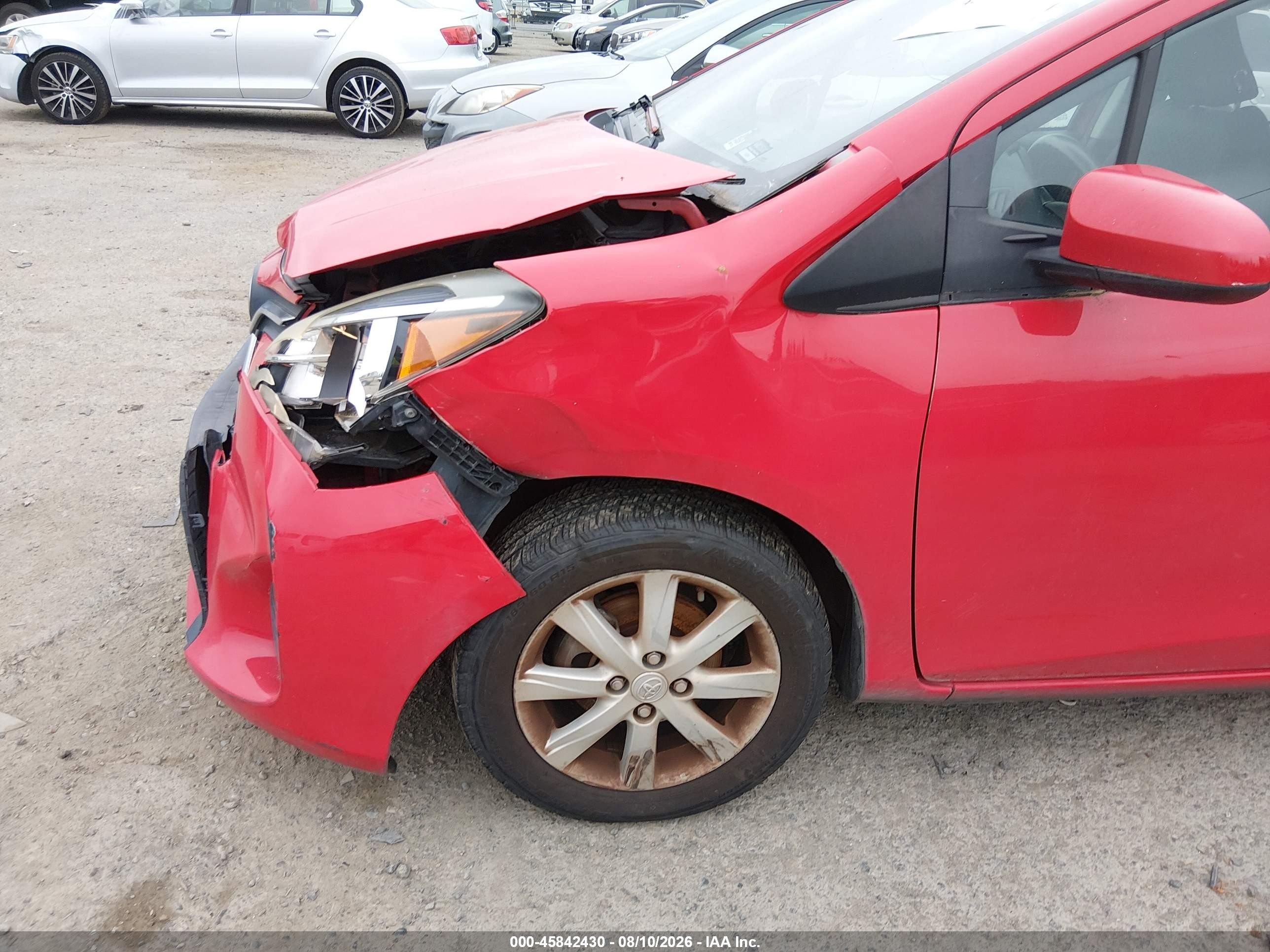 2015 Toyota Yaris Le Red vin: VNKKTUD38FA040218