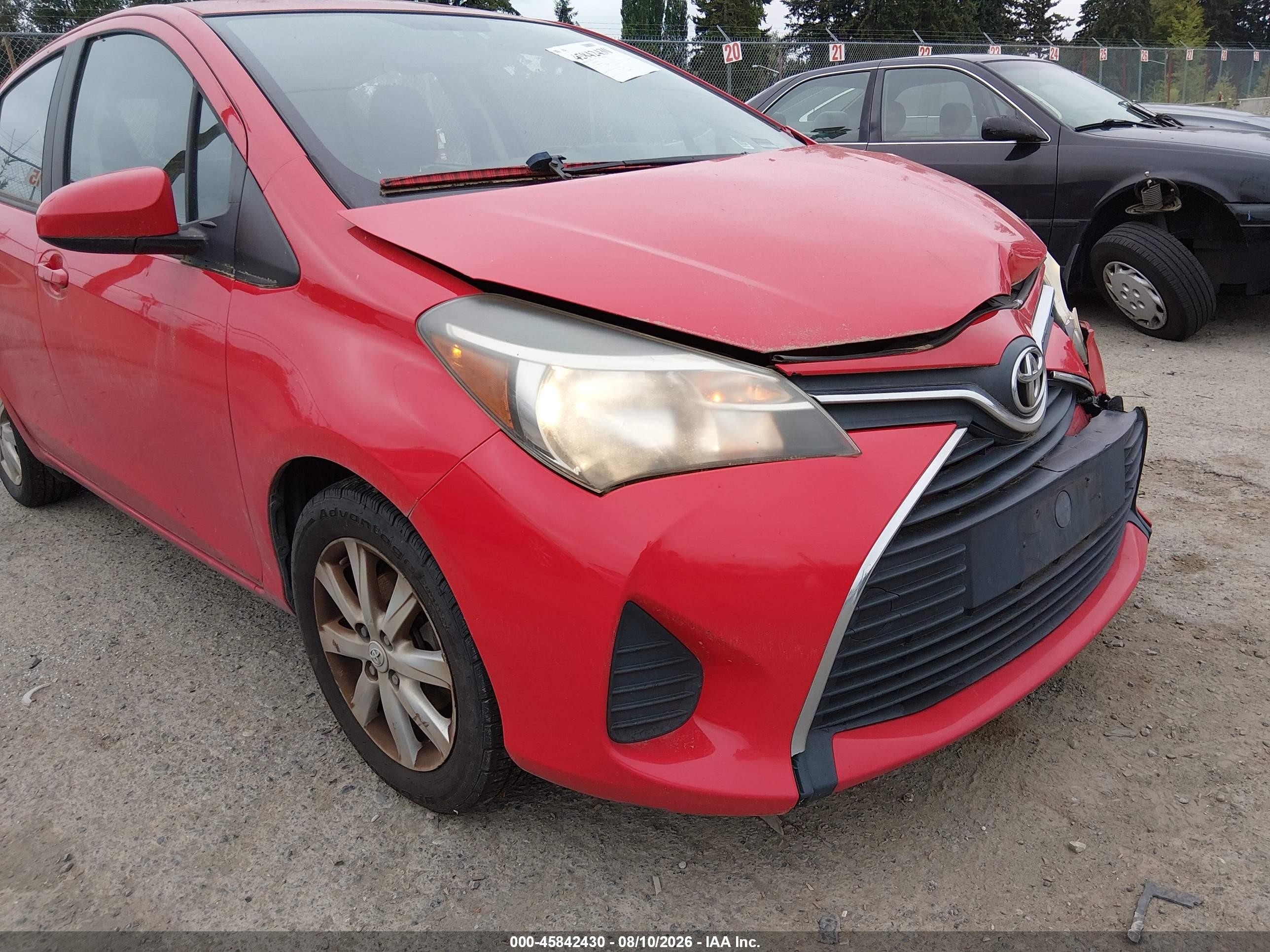 2015 Toyota Yaris Le Red vin: VNKKTUD38FA040218