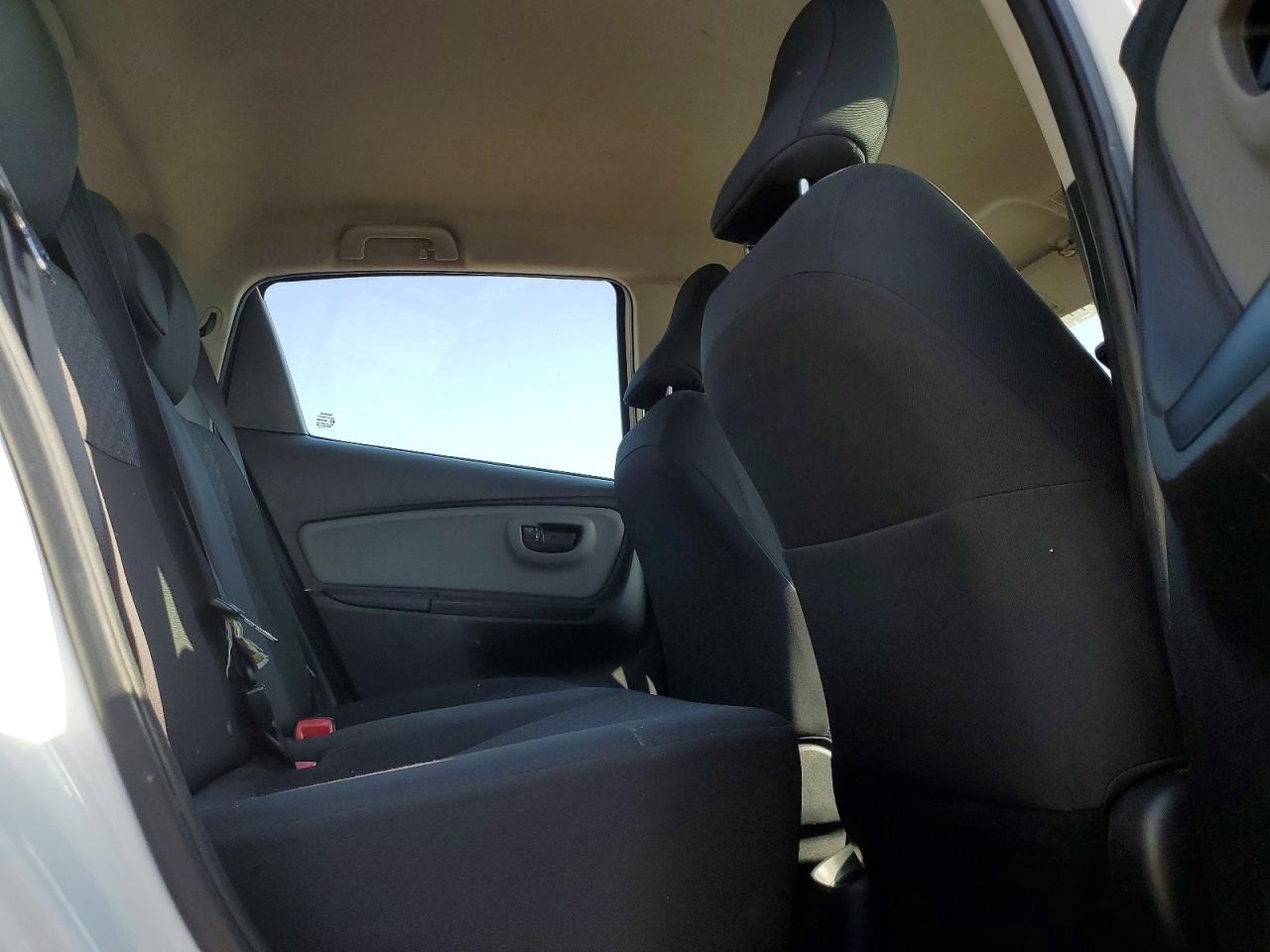 2015 Toyota Yaris White vin: VNKKTUD38FA046794