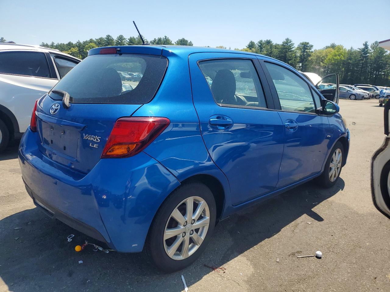 2015 Toyota Yaris 5-door Le Blue vin: VNKKTUD38FA050070