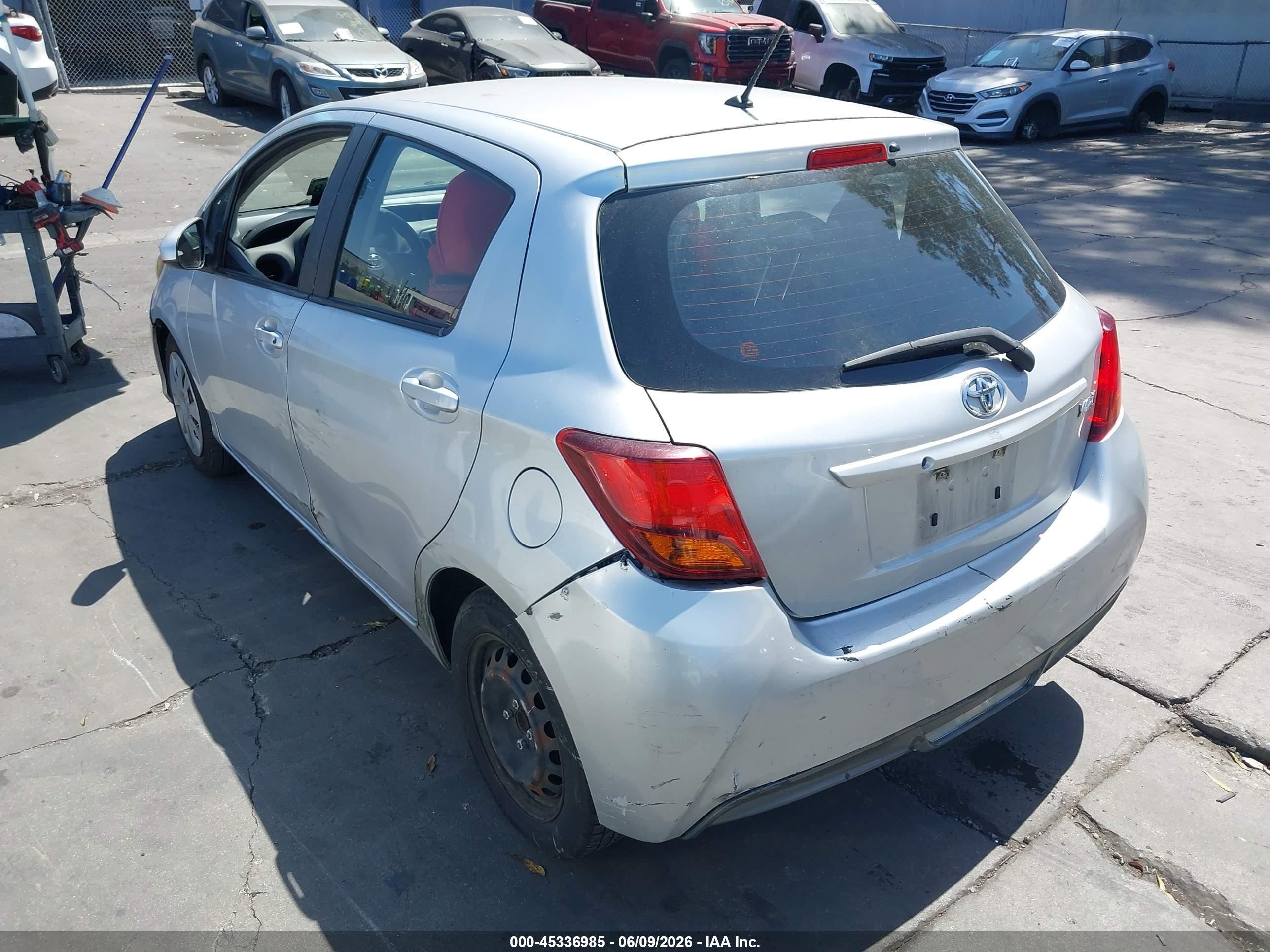 2015 Toyota Yaris L Silver vin: VNKKTUD38FA050618