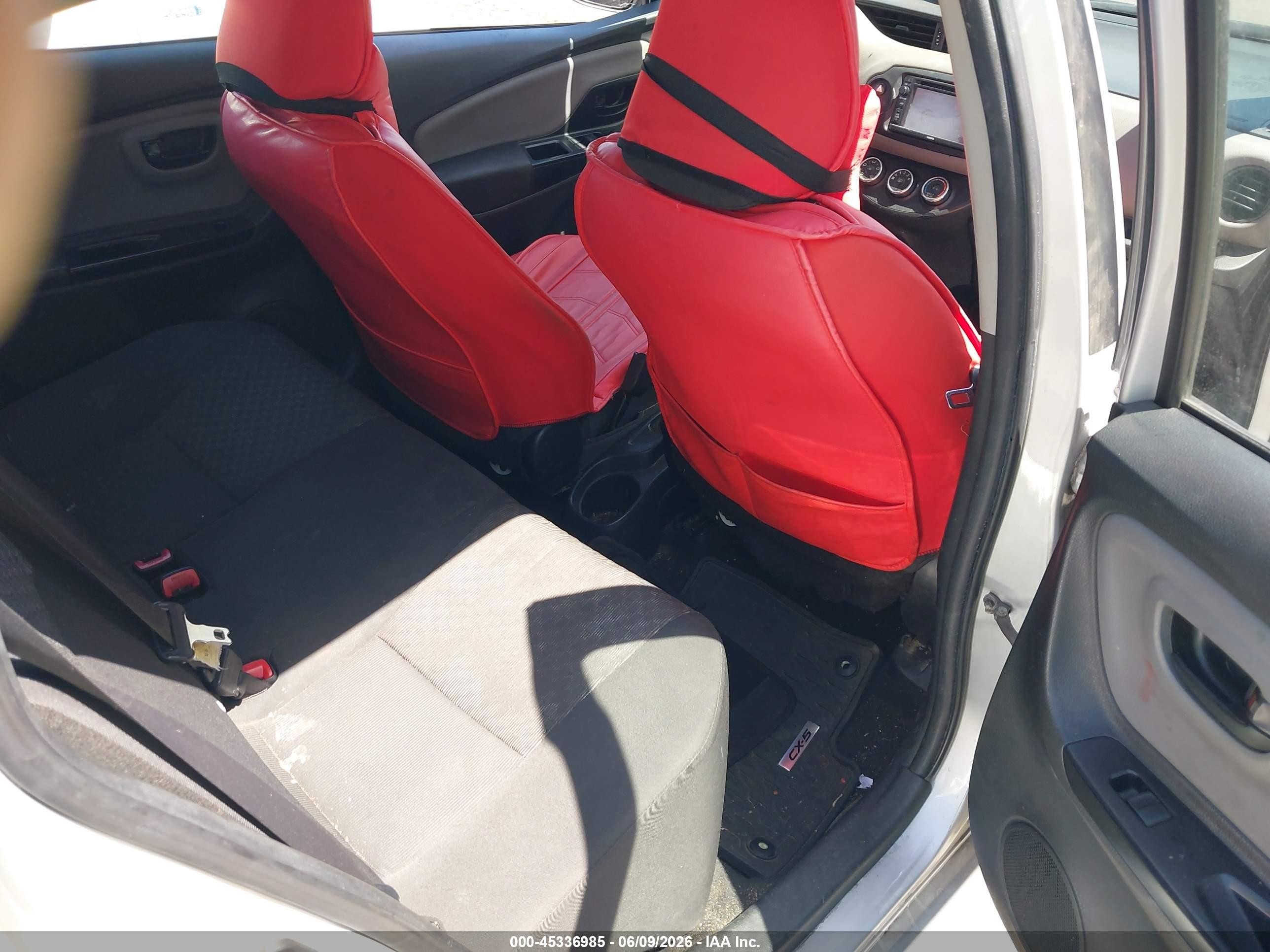 2015 Toyota Yaris L Silver vin: VNKKTUD38FA050618
